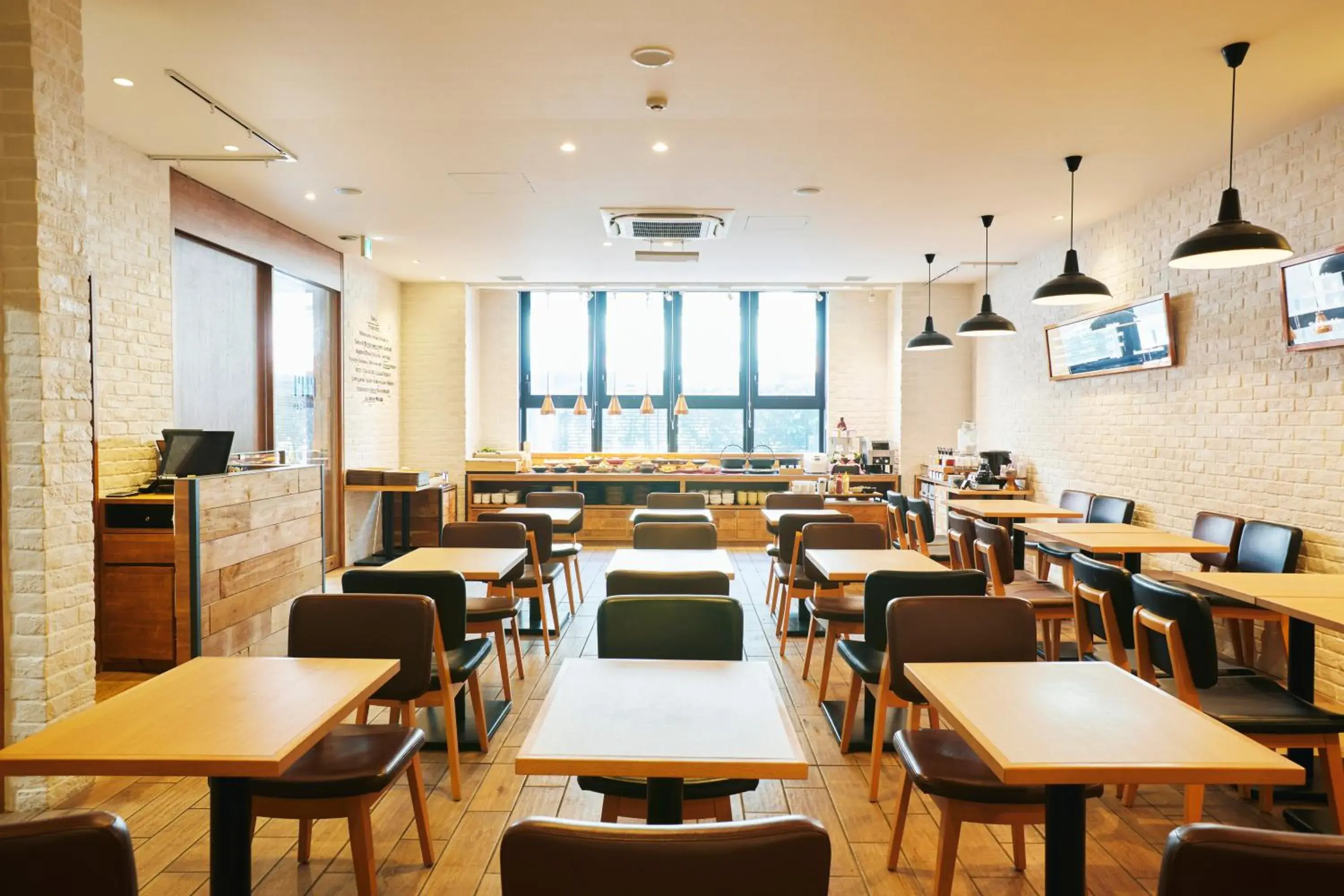 Restaurant/Places to Eat in hotel MONday Tokyo Nishikasai