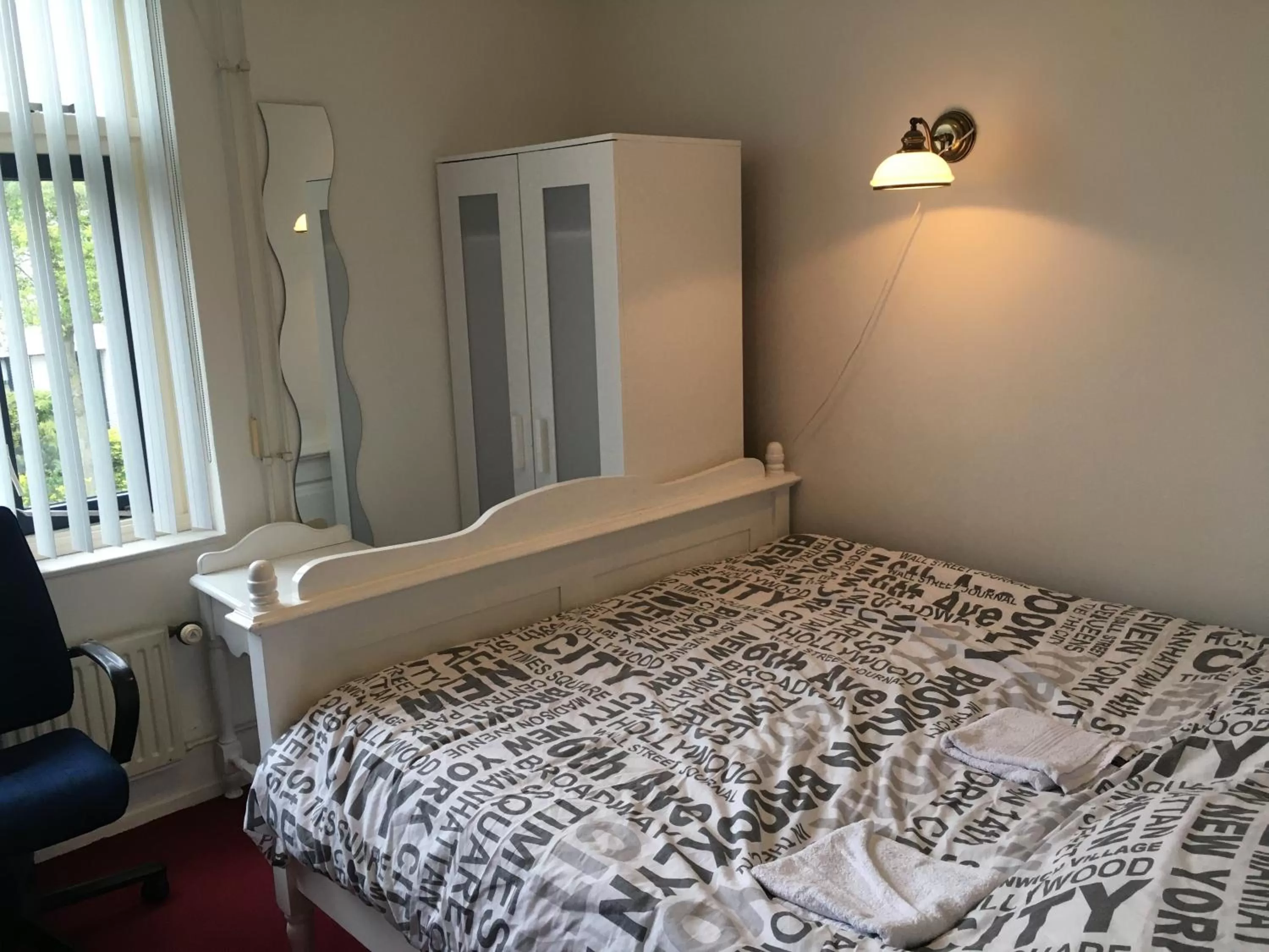 Bed in Wim's Place Schiphol Amsterdam Airport