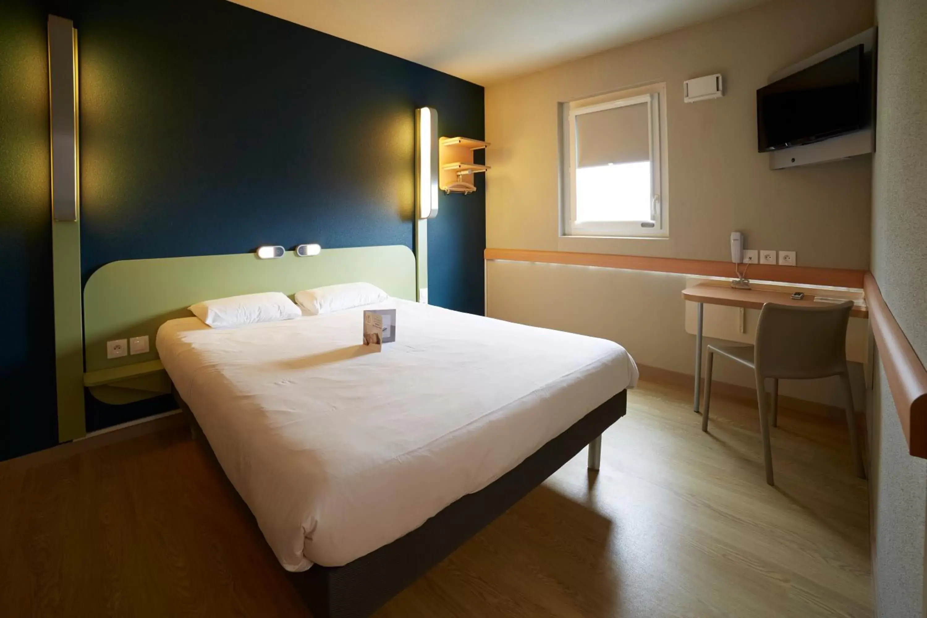 Bedroom, Bed in Ibis Budget Chalon Sur Saone Nord