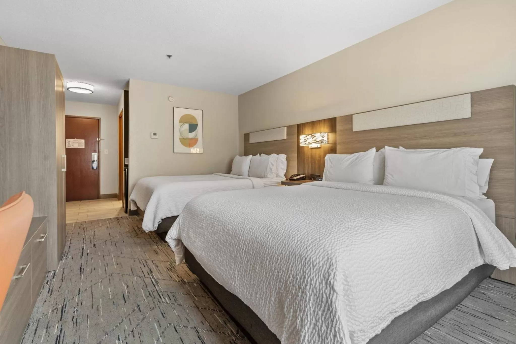 Photo of the whole room, Bed in Holiday Inn Express Hotel & Suites Starkville, an IHG Hotel