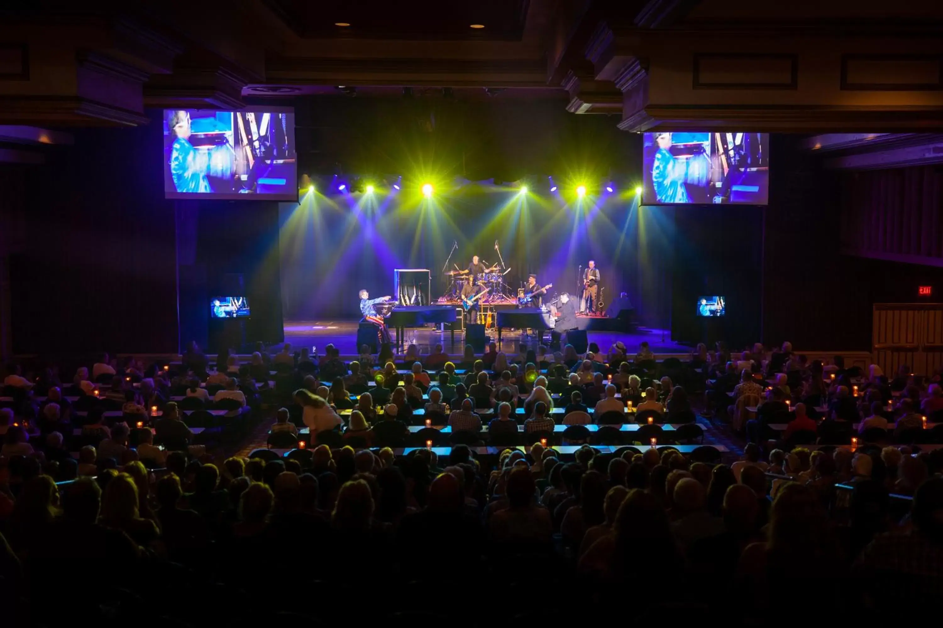 Entertainment, Evening Entertainment in Don Laughlin's Riverside Resort & Casino