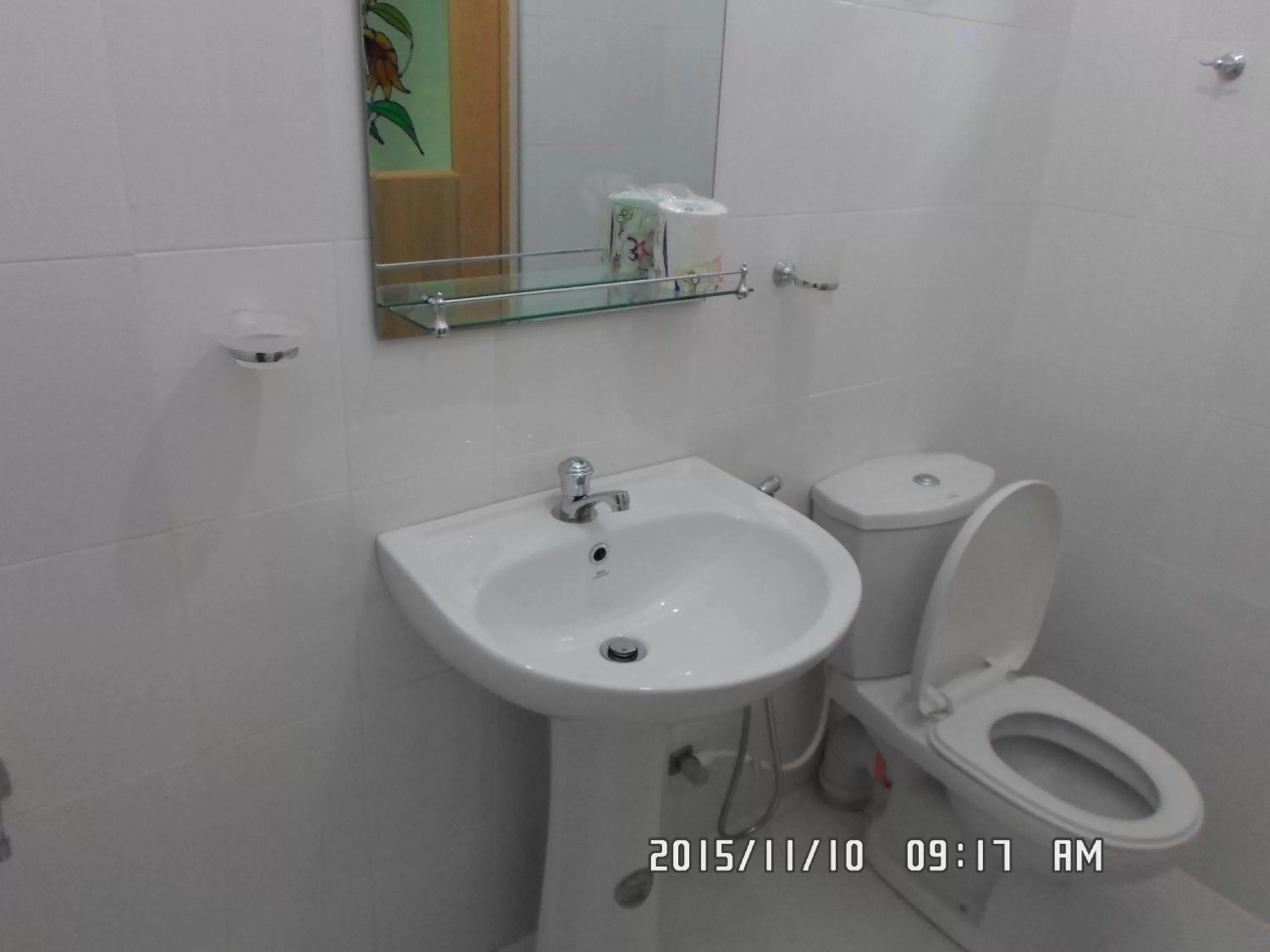 Bathroom in Green Lantern