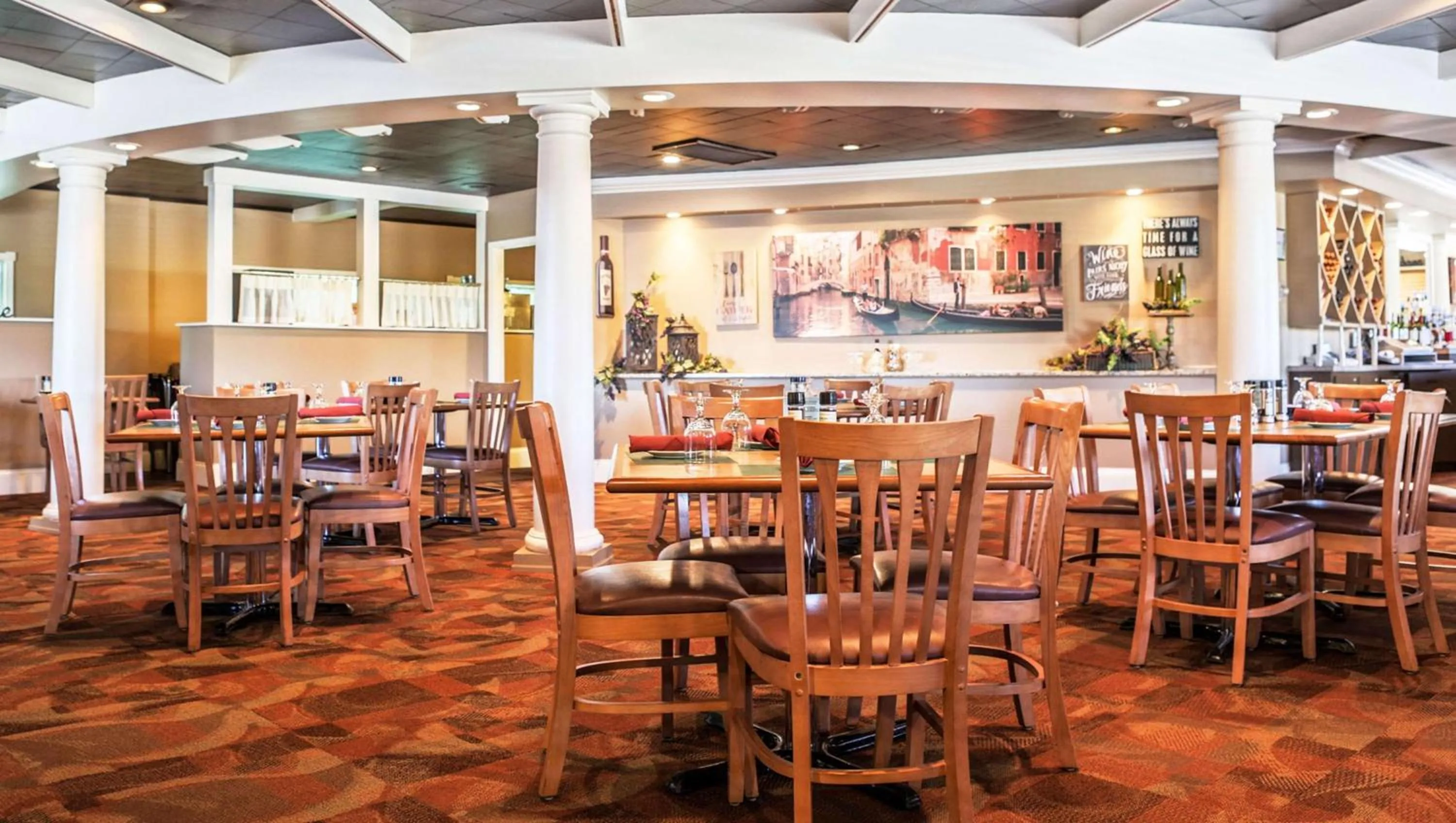 Restaurant/places to eat in Magnuson Grand Pioneer Inn and Suites
