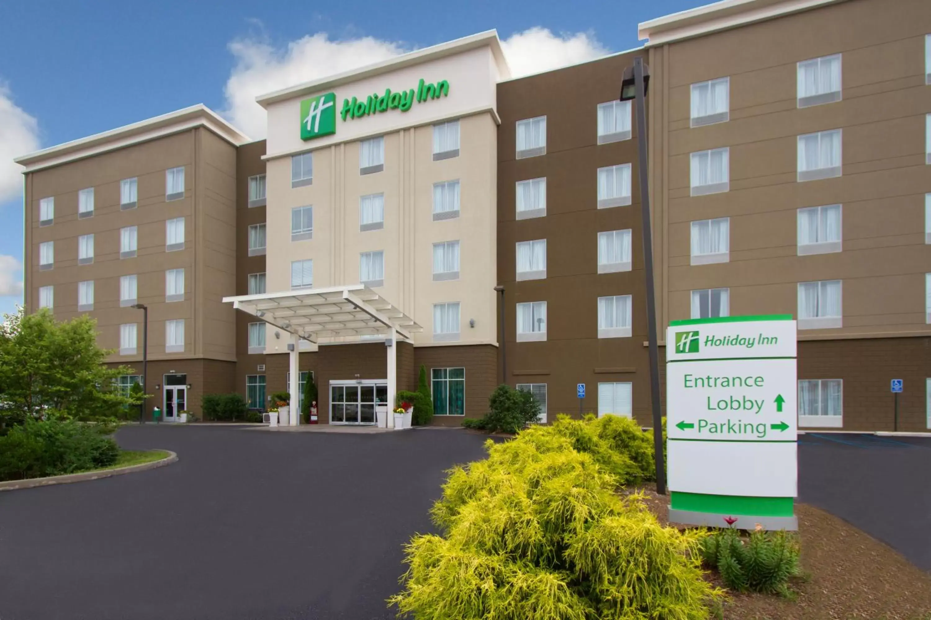 Property building, Property Logo/Sign in Holiday Inn Christiansburg Blacksburg, an IHG Hotel