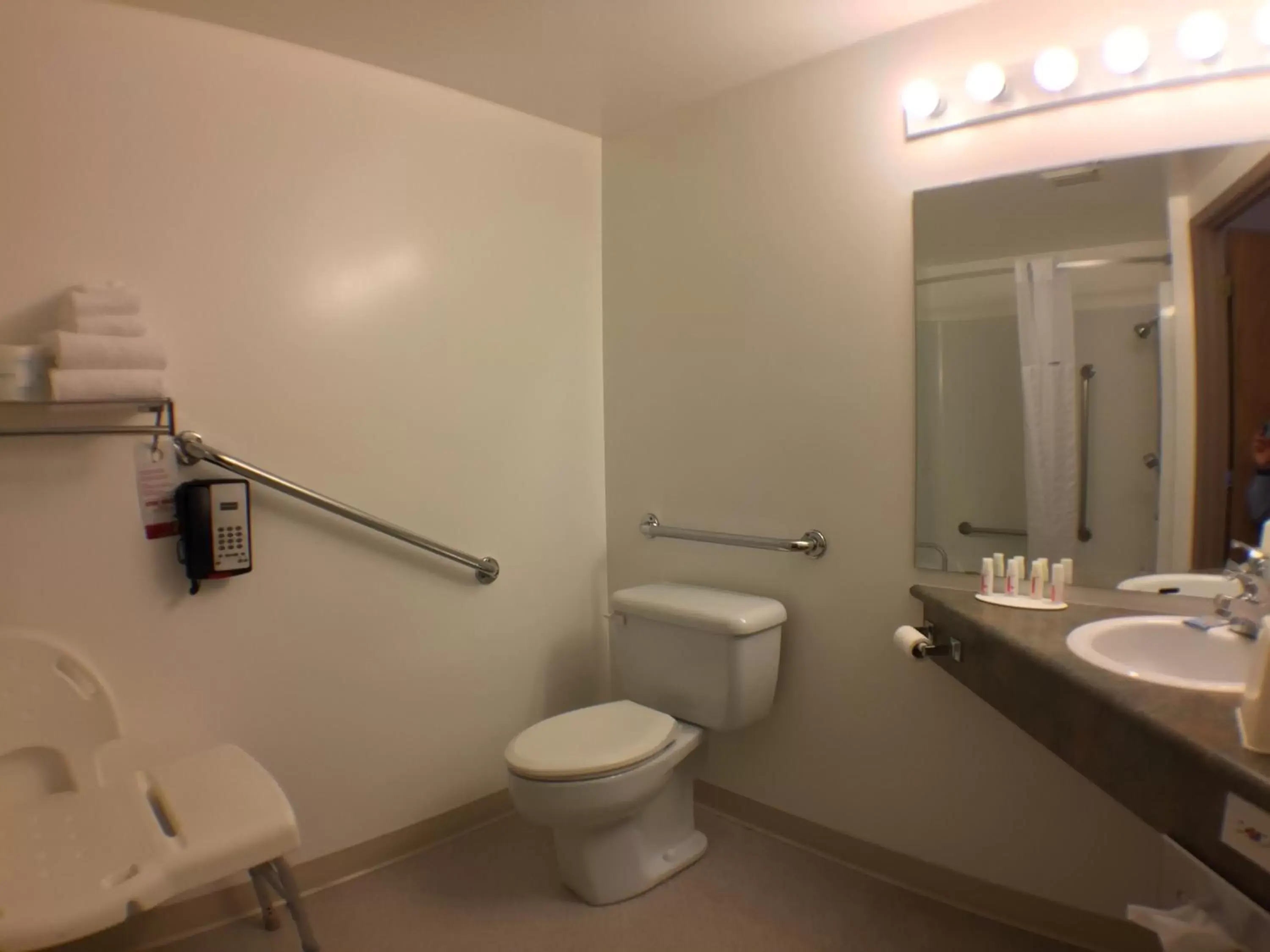 Bathroom in Super 8 by Wyndham Kenora