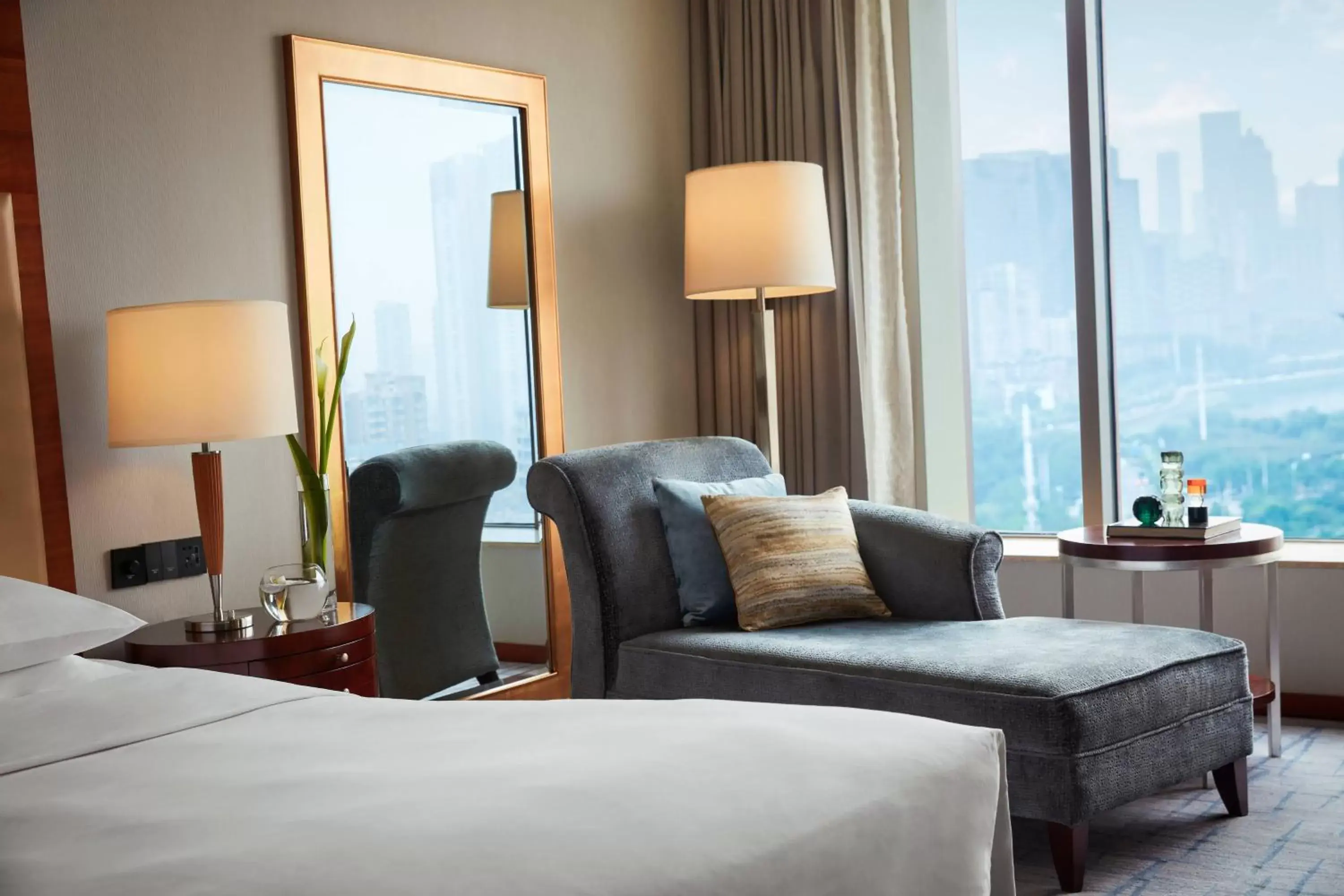 Photo of the whole room, Bed in Renaissance Wuhan Hotel Photo of the whole room, Bed in Renaissance Wuhan Hotel