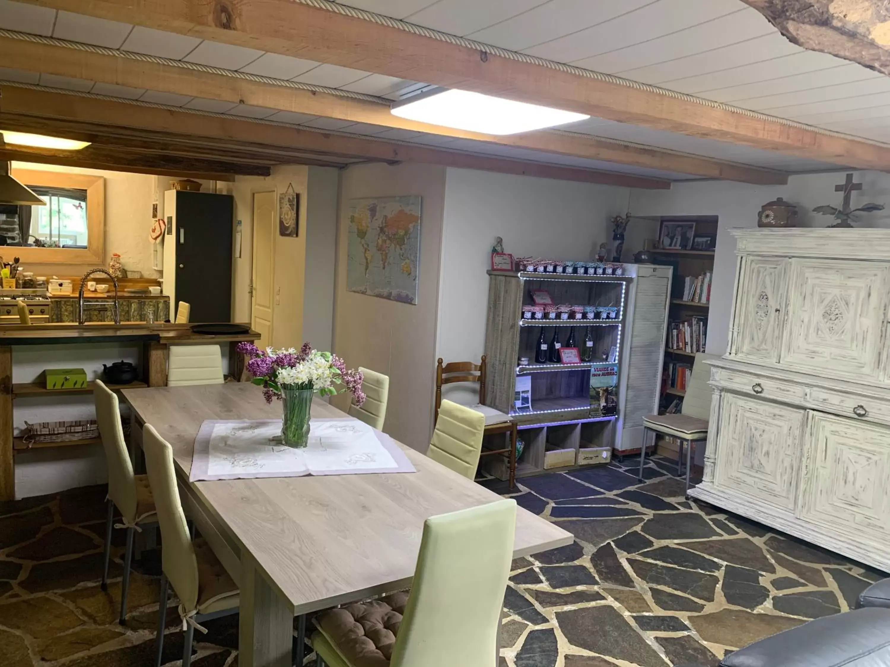 Dining area in Chambres et table d'hôtes Le Lepadou-Bas