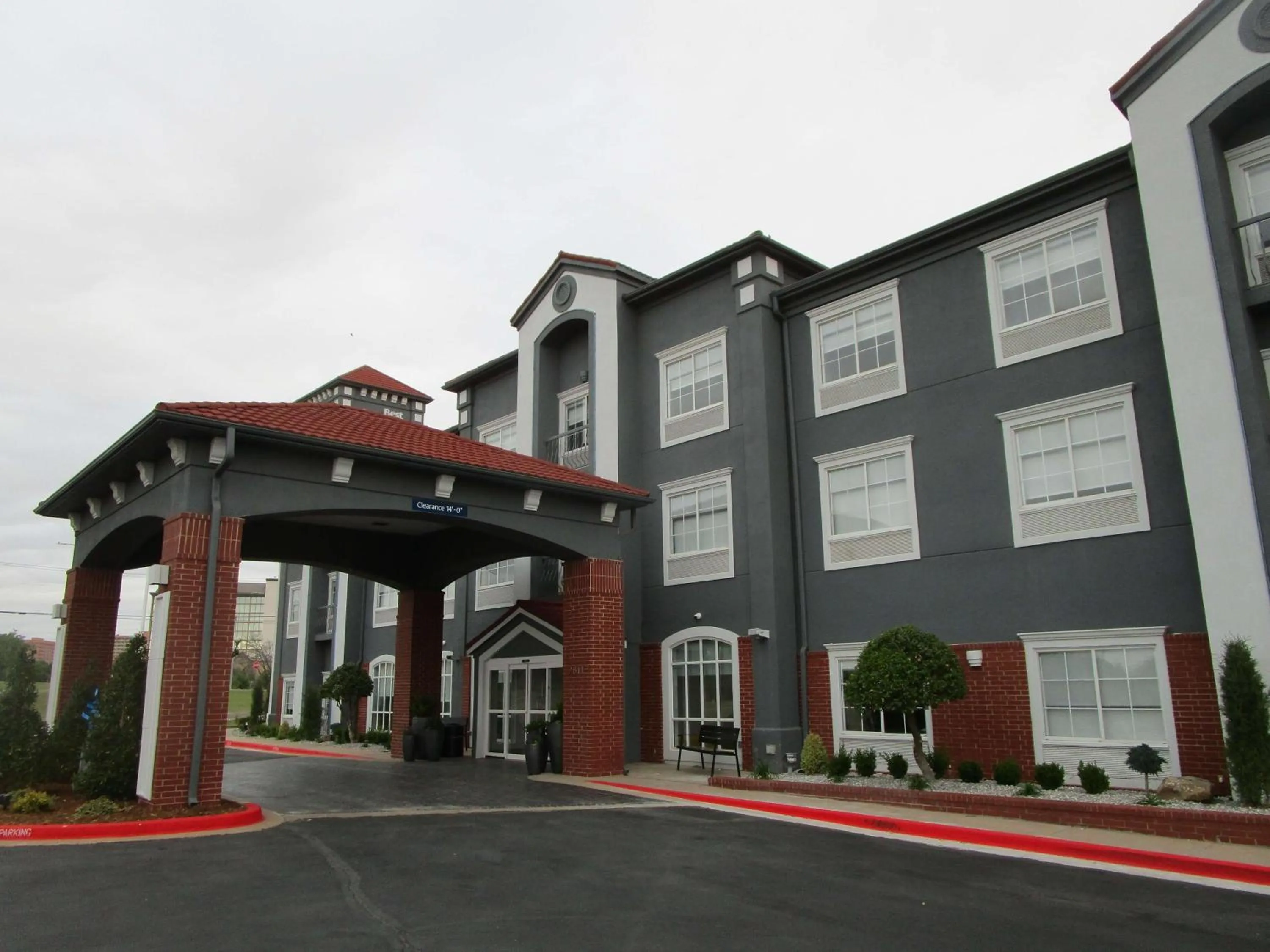 Property building in Best Western Plus Oklahoma City Northwest Inn & Suites