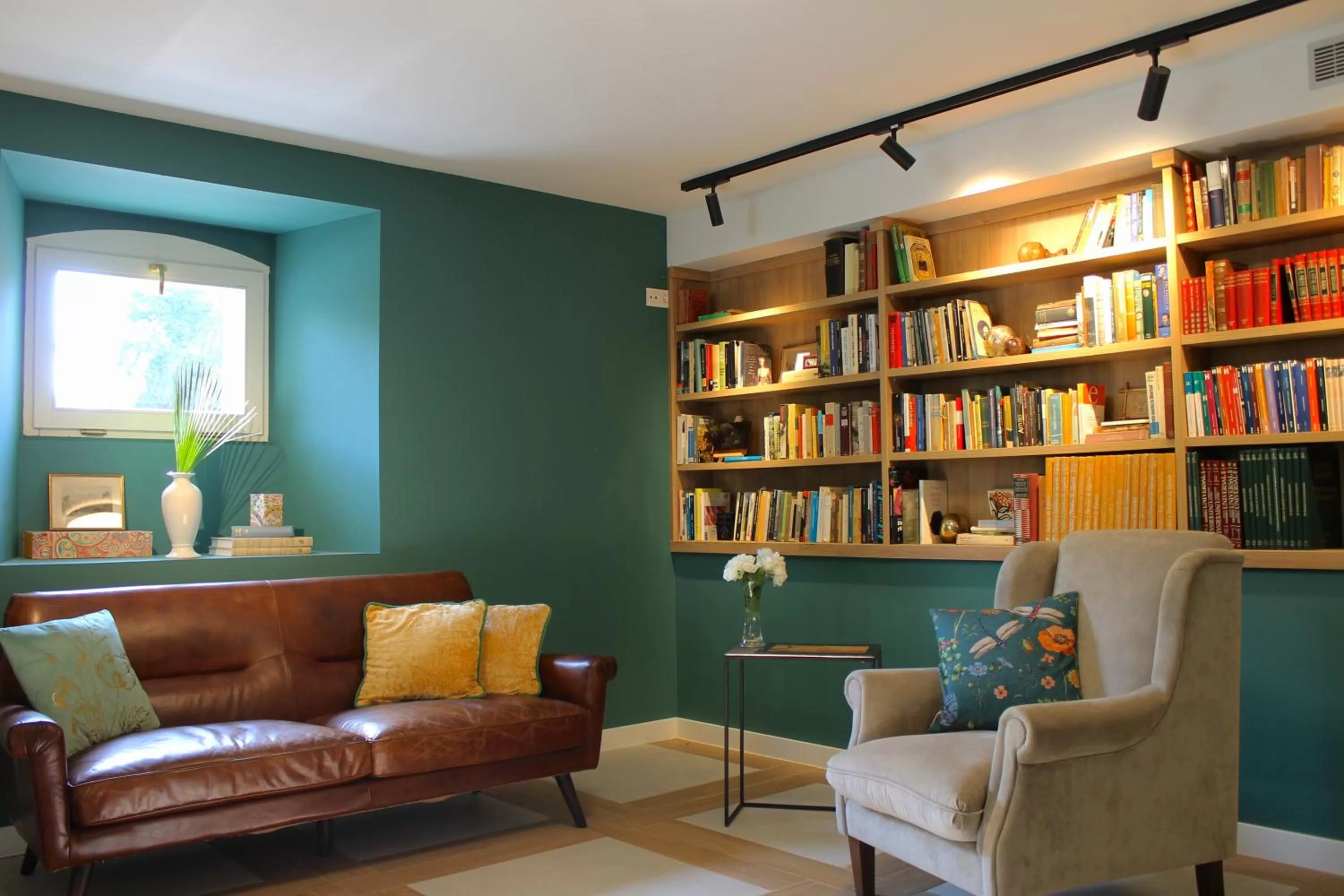 Library in HOTEL BOUTIQUE VILLA DEL MARQUÉS