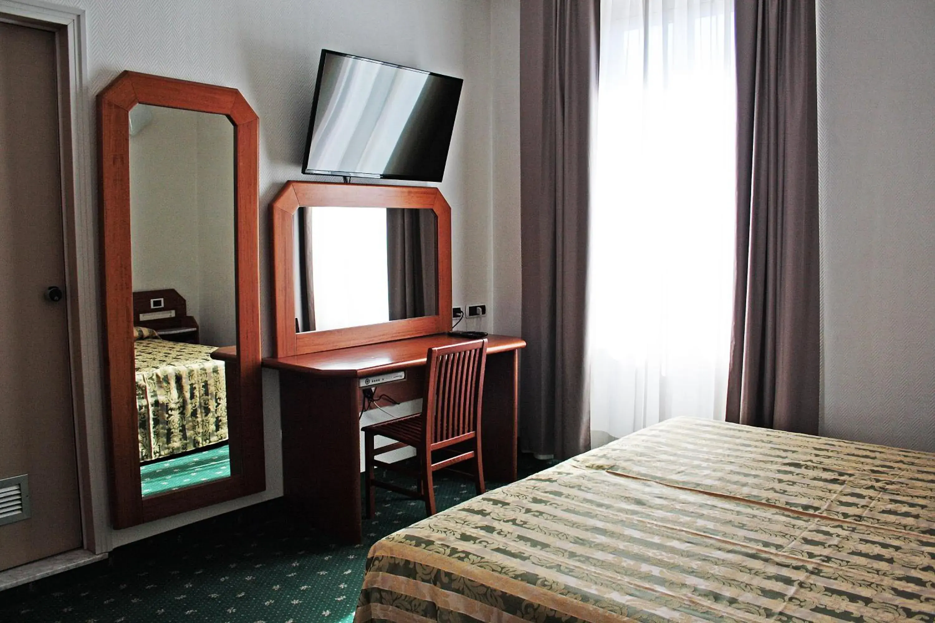 Bedroom, Room Photo in Hotel Centrale