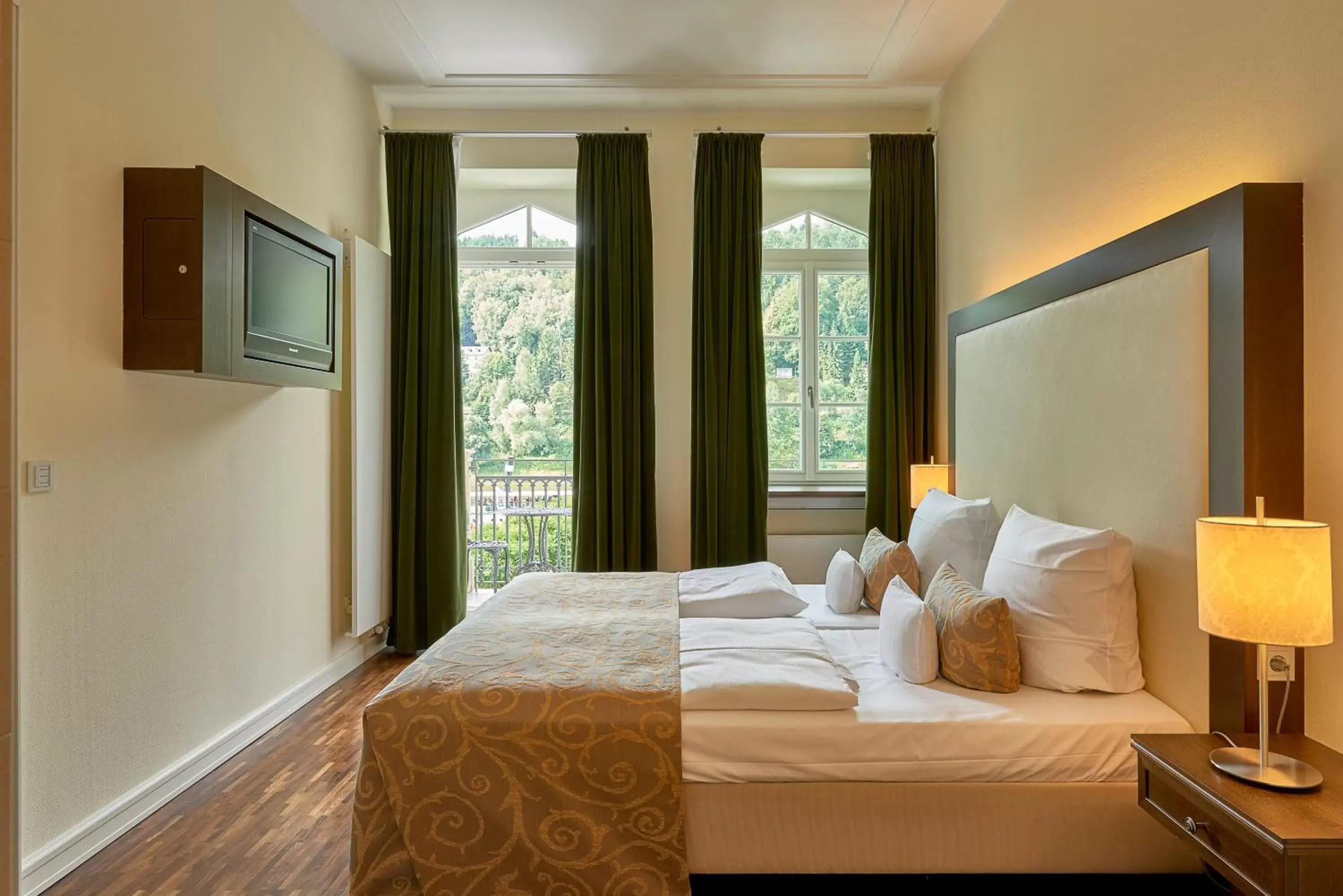 Photo of the whole room, Bed in Hotel Elbresidenz an der Therme