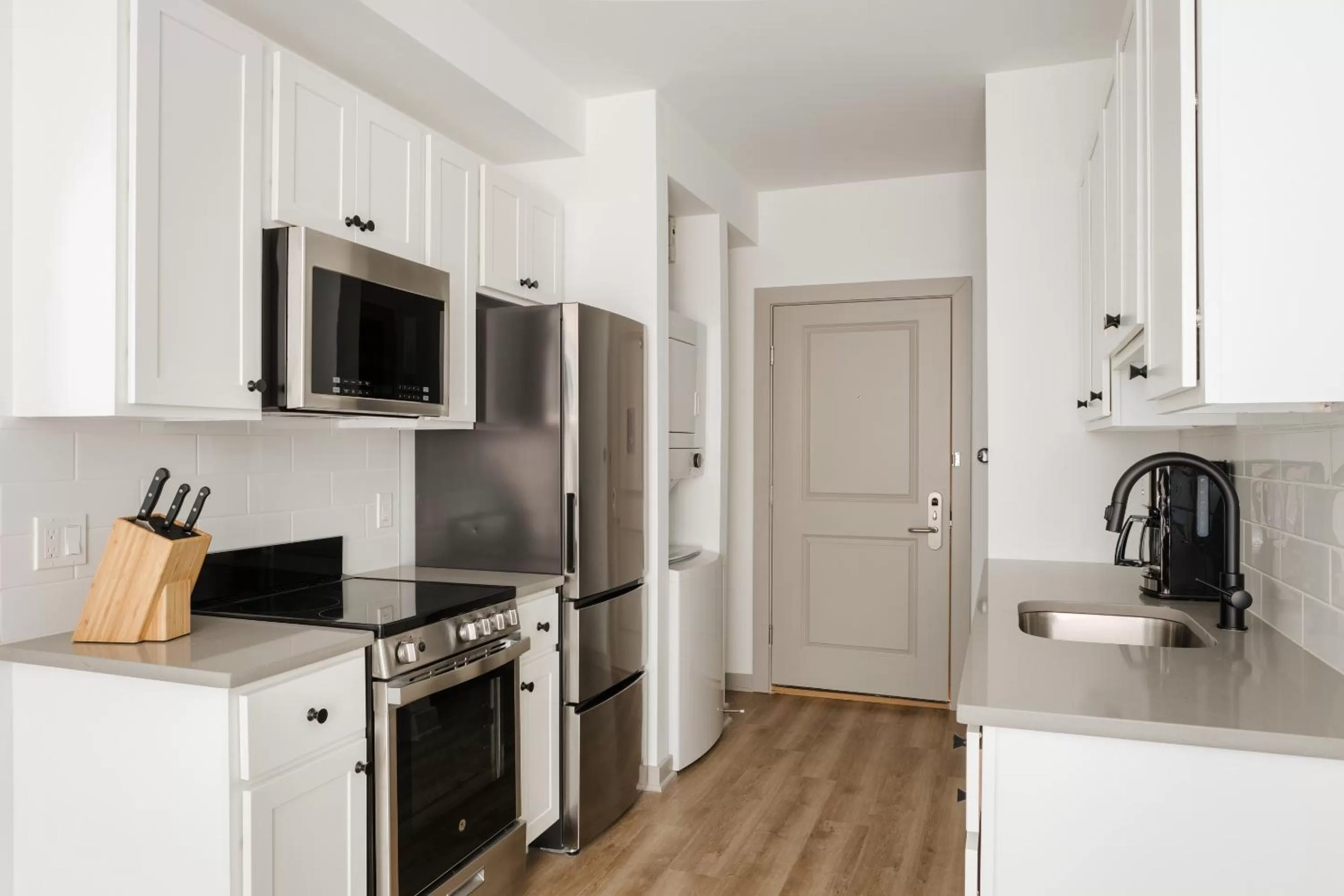 Kitchen/Kitchenette in Sonder The Sloan