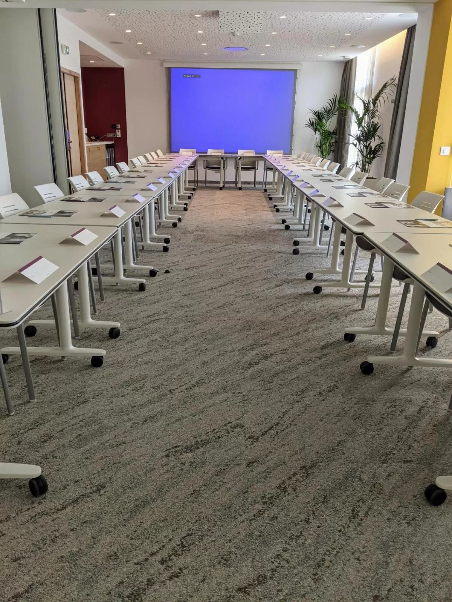 Meeting/conference room in Mercure Avignon Gare TGV