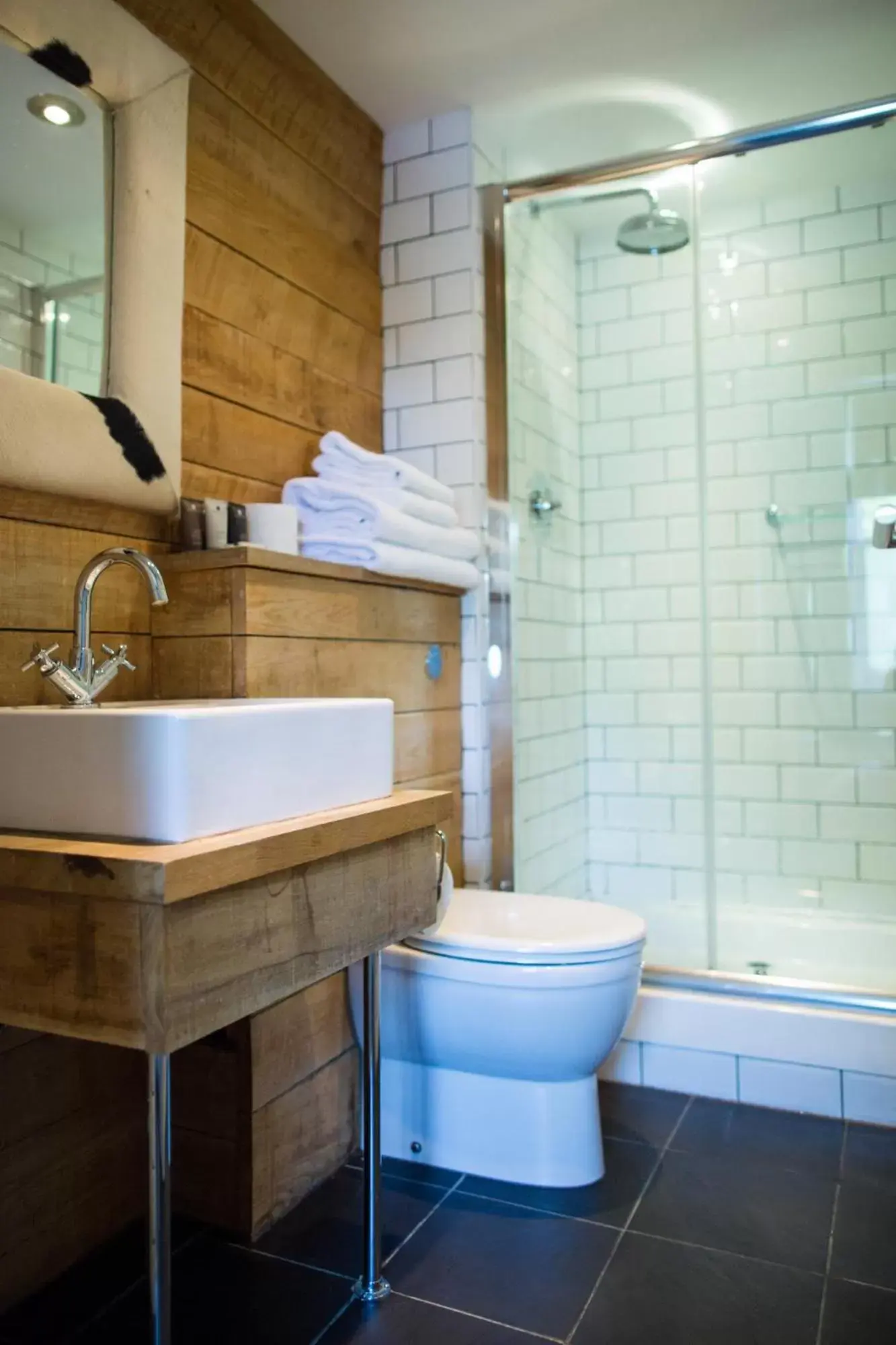 Bathroom in The Globe