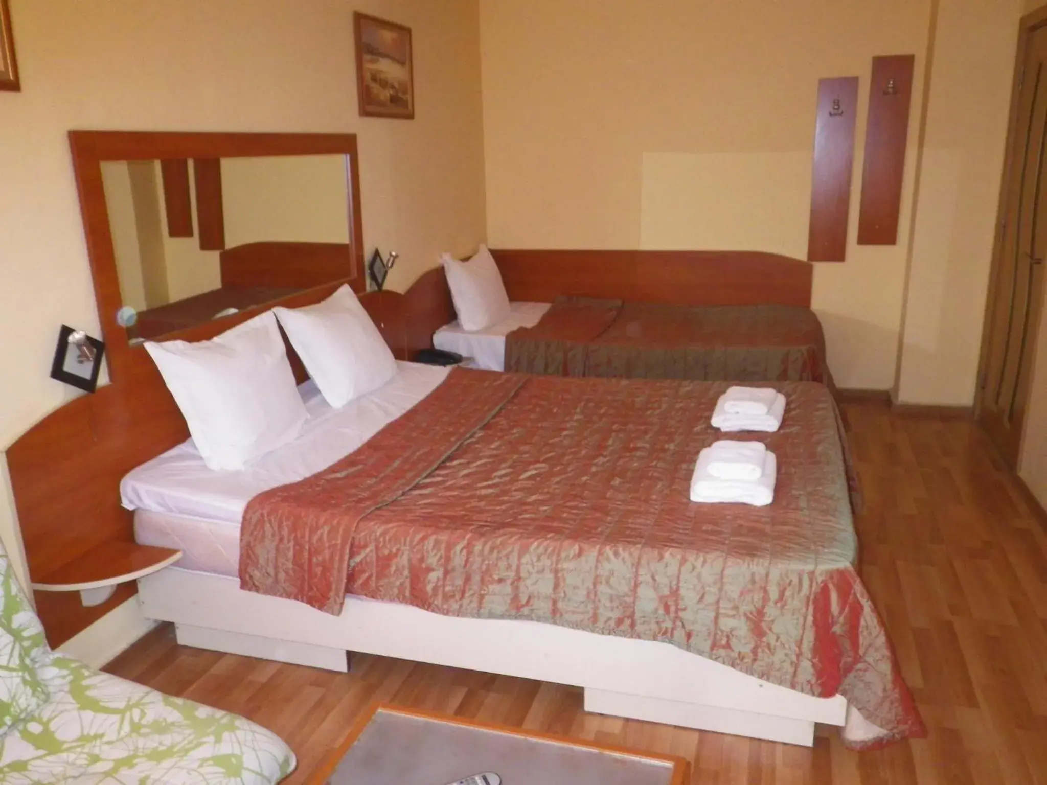 Photo of the whole room, Bed in Hotel Palitra