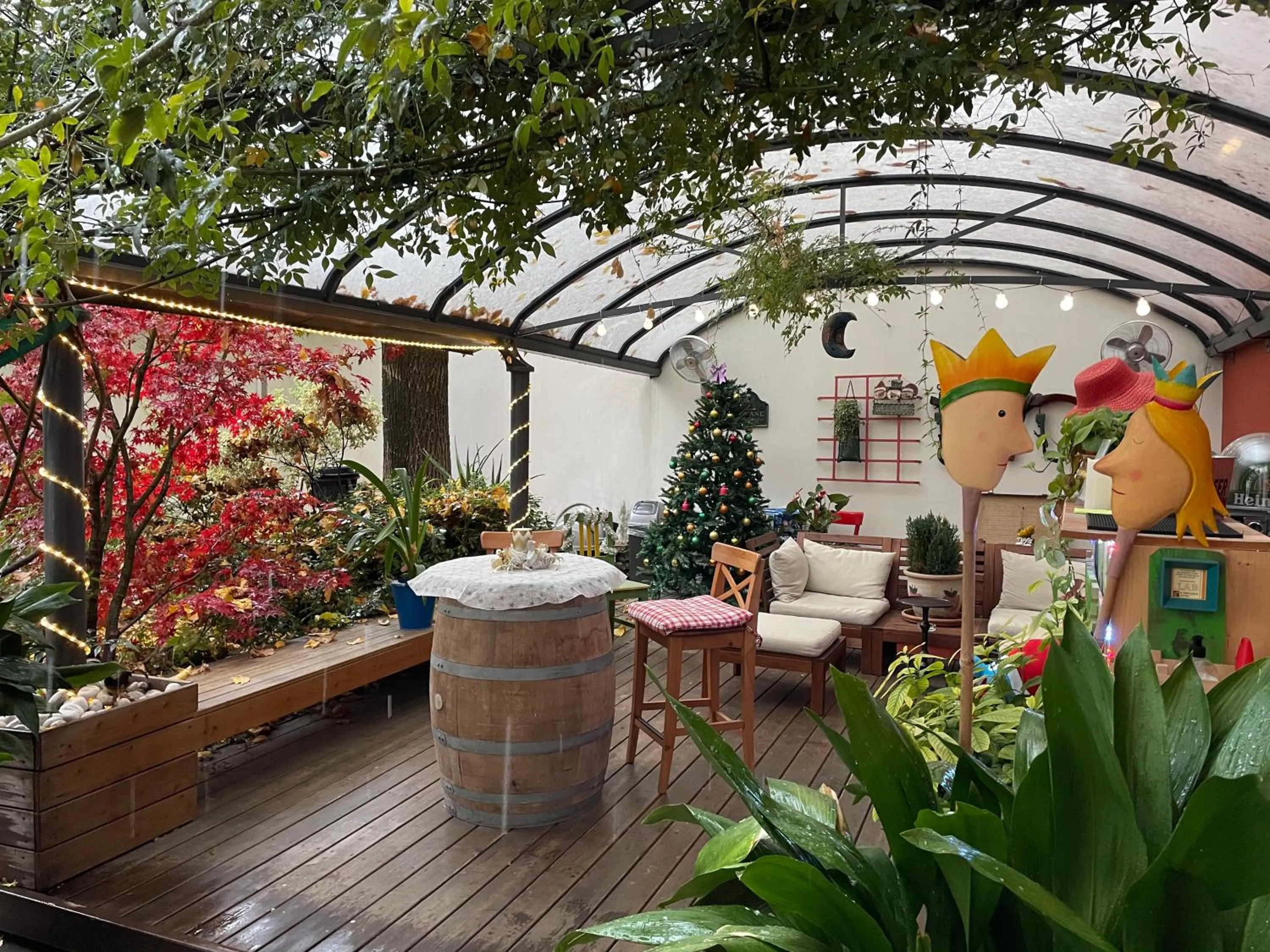 Patio in Il Girasole High Quality Inn