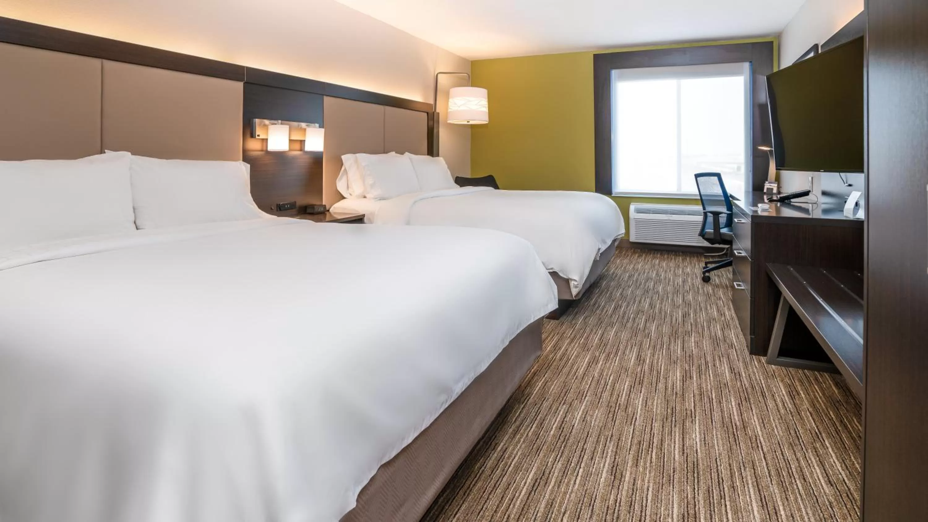 Photo of the whole room, Bed in Holiday Inn Express Hotel & Suites Coon Rapids - Blaine Area by IHG