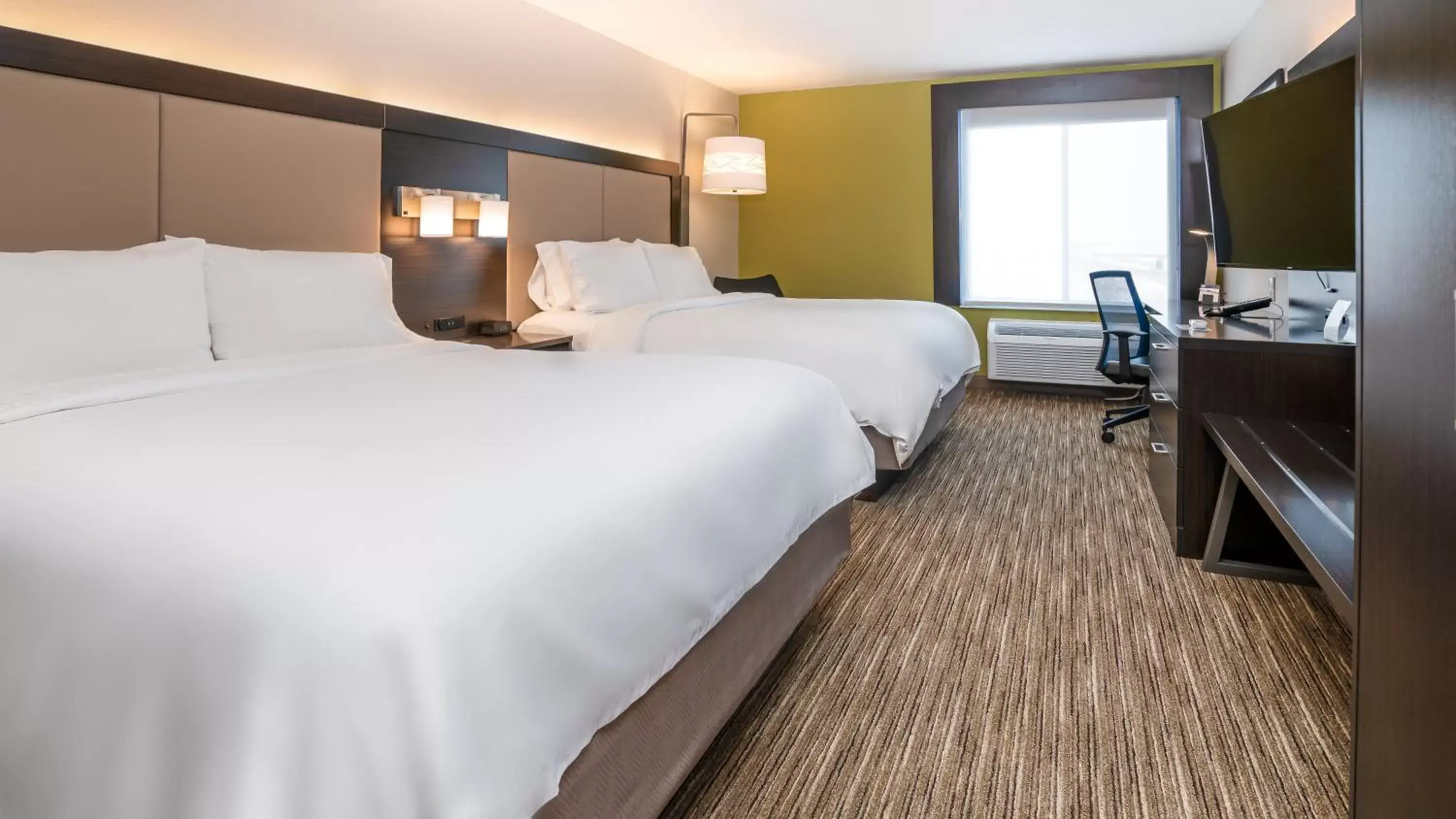 Photo of the whole room, Bed in Holiday Inn Express Hotel & Suites Coon Rapids - Blaine Area, an IHG Hotel