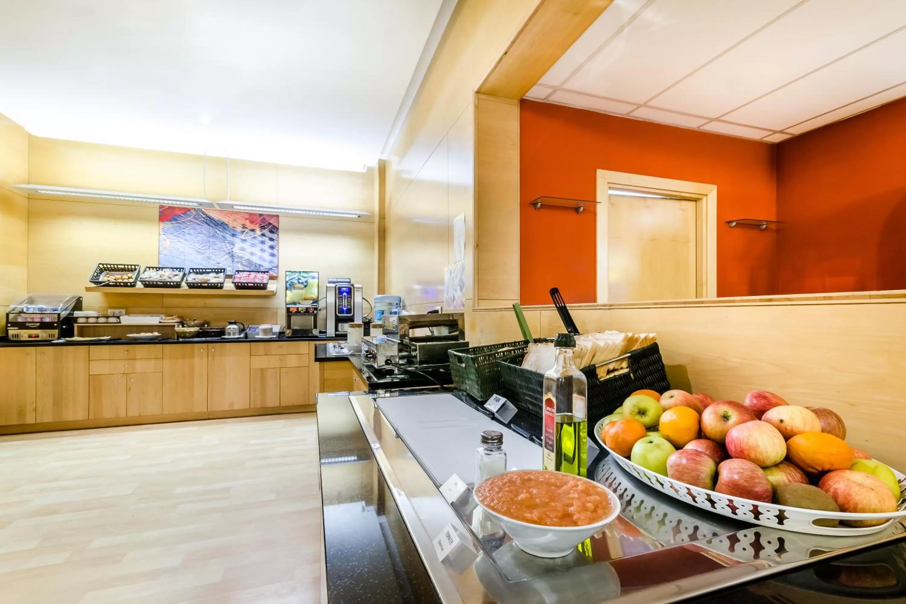 Food and drinks in Hotel YIT Ciudad De Zaragoza