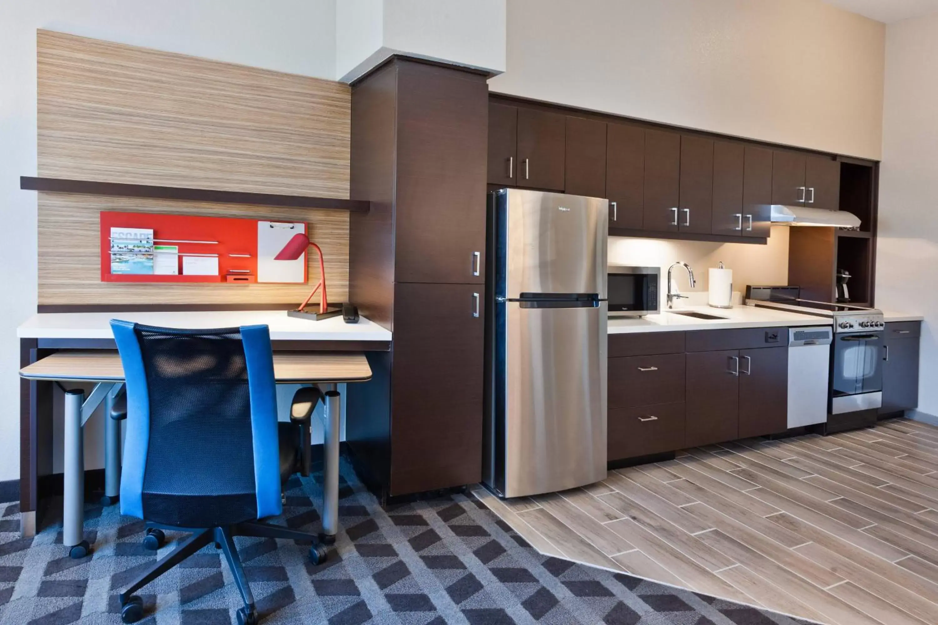 Bedroom, Kitchen/Kitchenette in TownePlace Suites Dothan