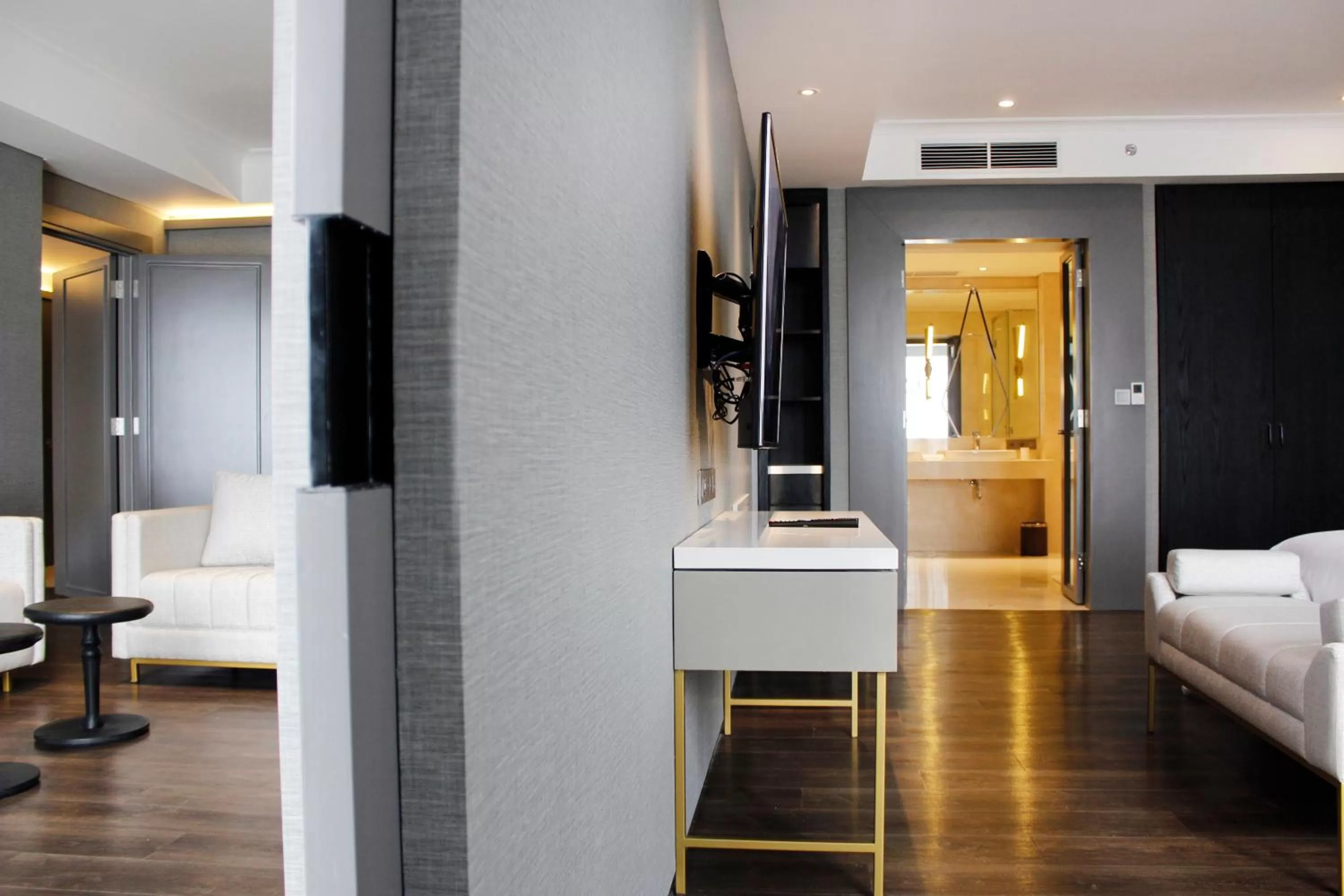 Bed in Goodrich Suites, Jakarta