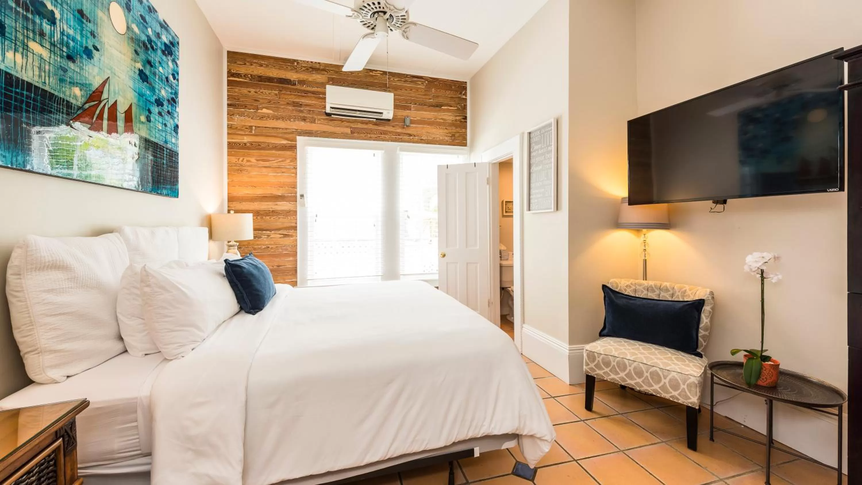 Bed in L'Habitation Guesthouse- Adult Exclusive