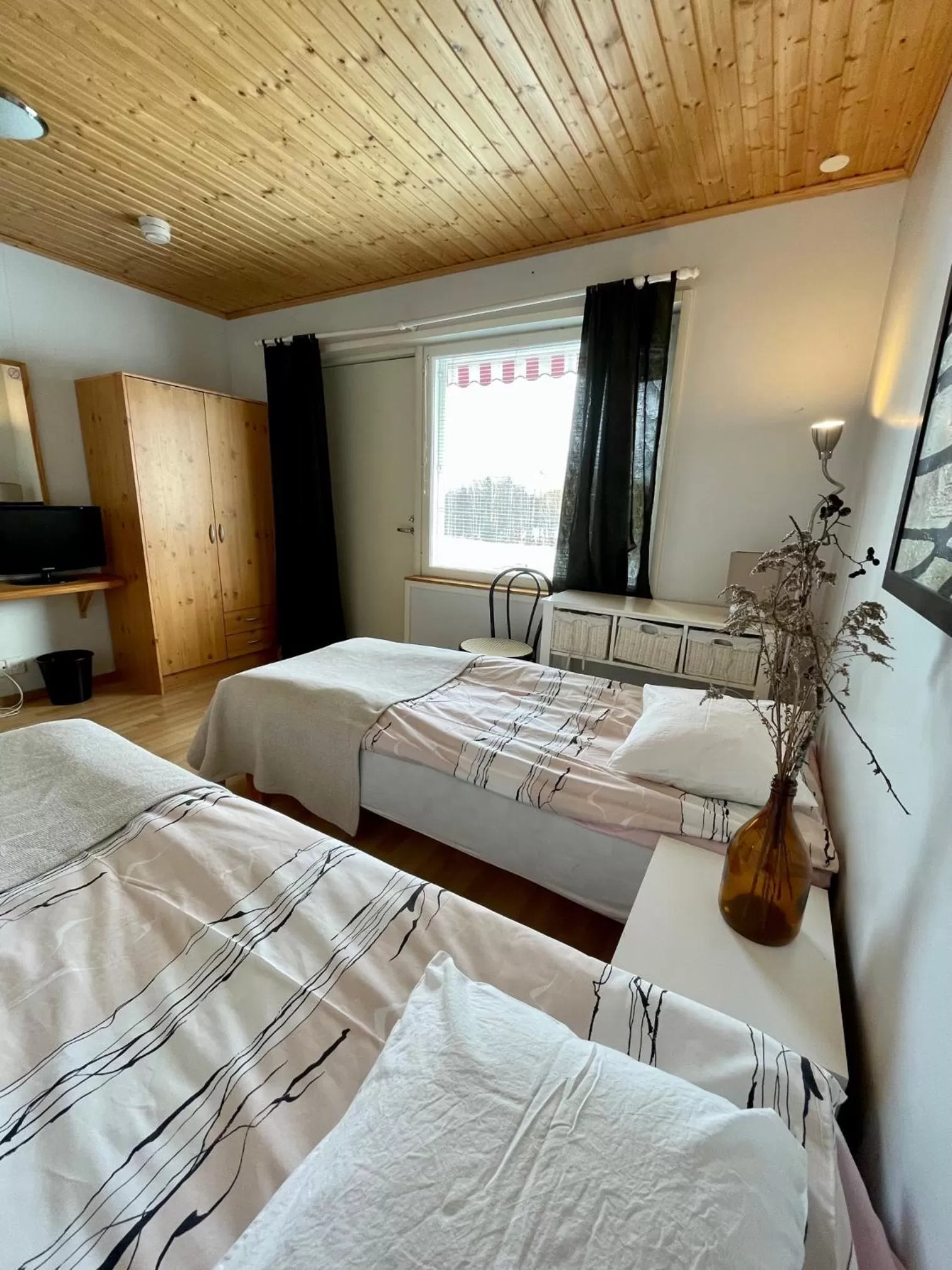 Bed in Lamminmäen Juhla ja Peti