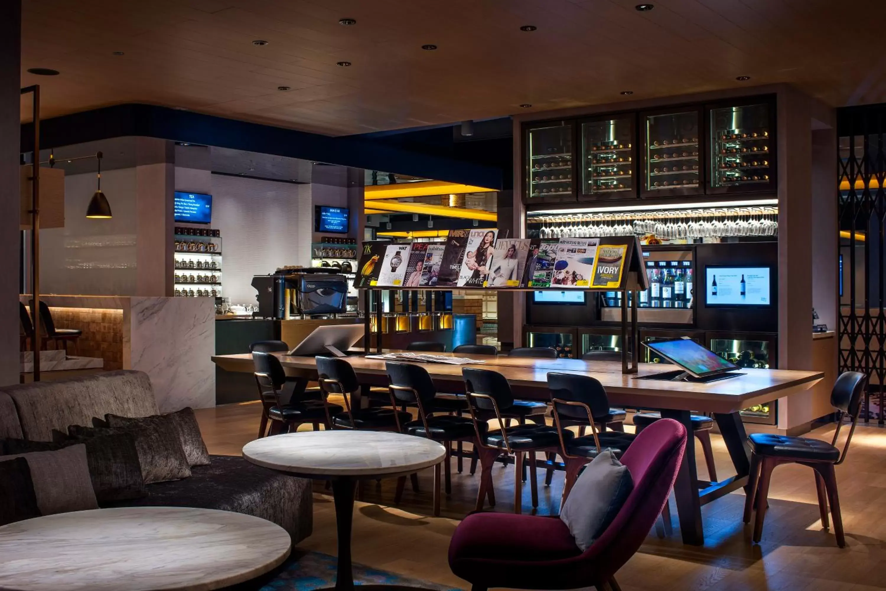 Lounge or bar, Lounge/Bar in The Park Lane Hong Kong, a Pullman Hotel