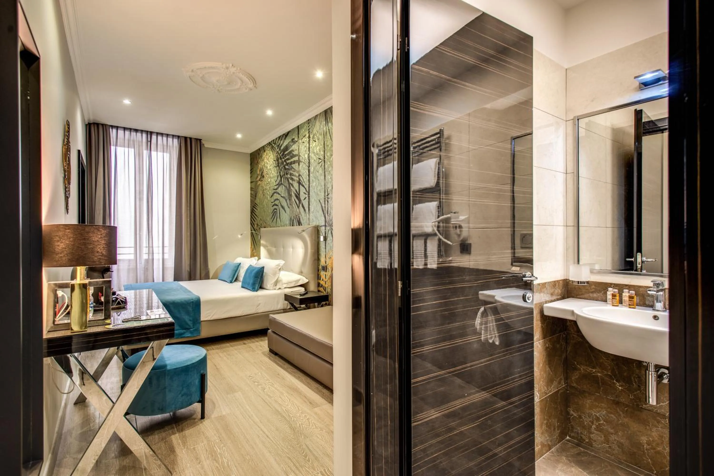 Photo of the whole room, Bed in Relais De La Poste