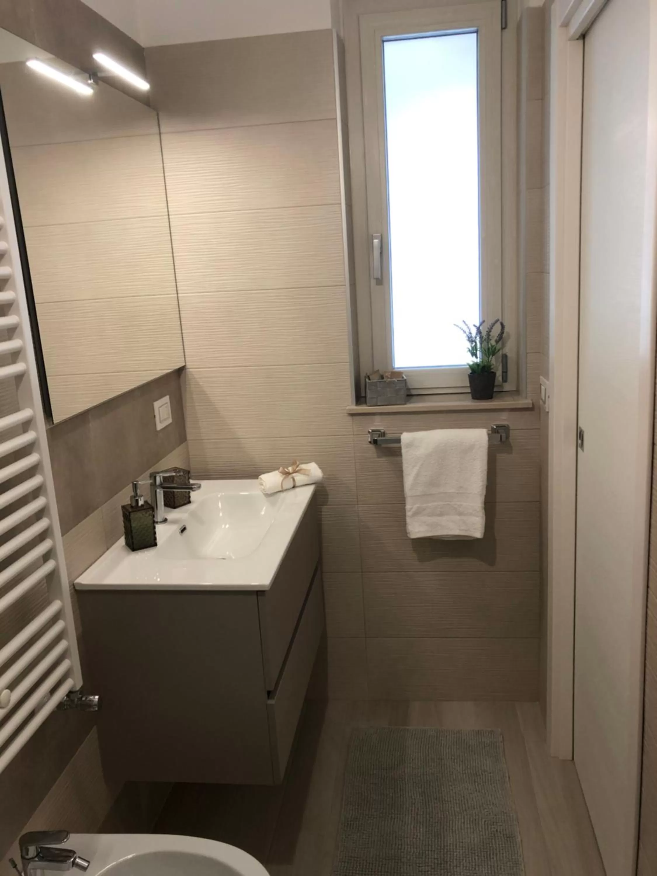 Bathroom in B&B Elles con parcheggio interno