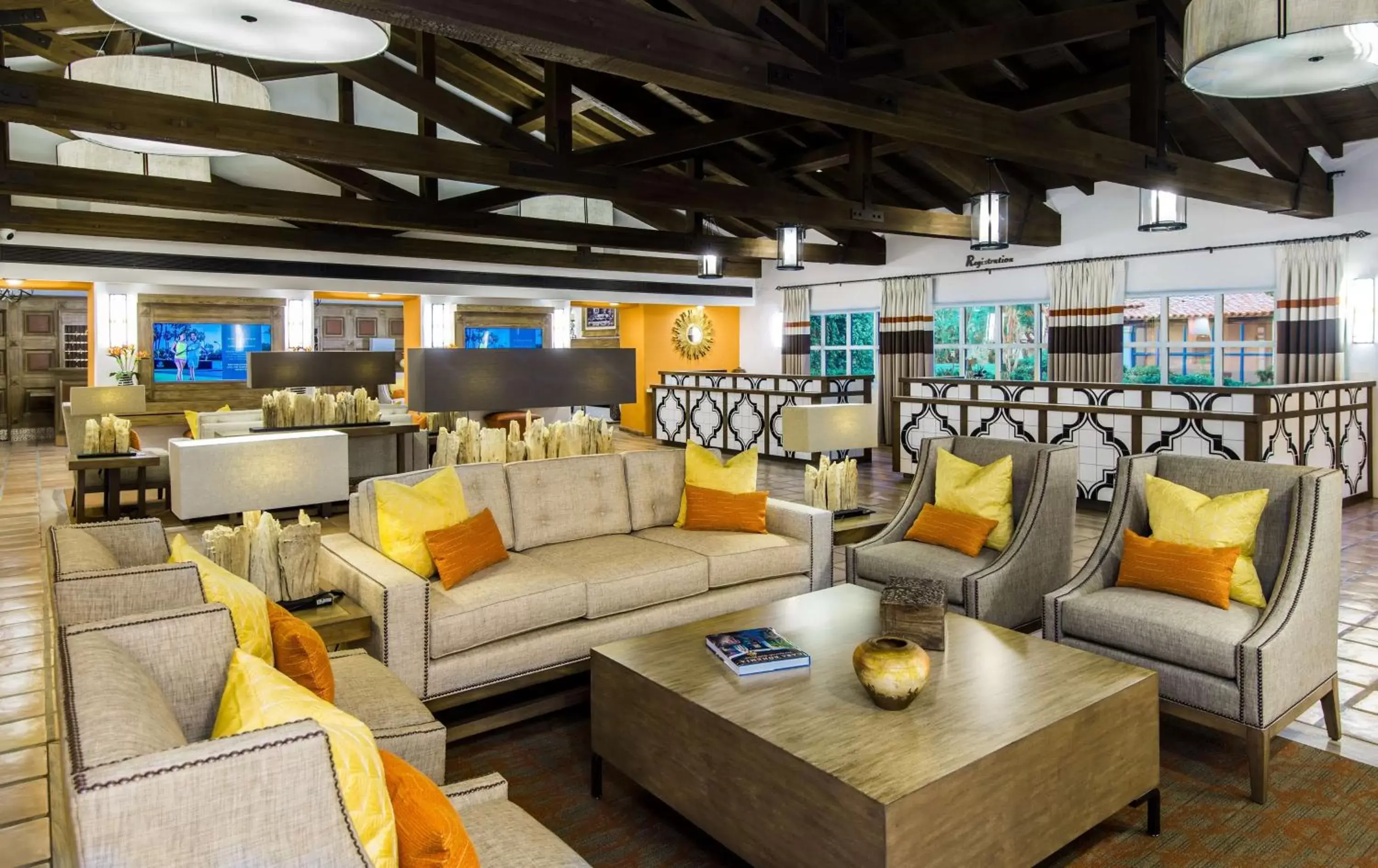 Lobby or reception, Lounge/Bar in La Quinta Resort & Club, Curio Collection