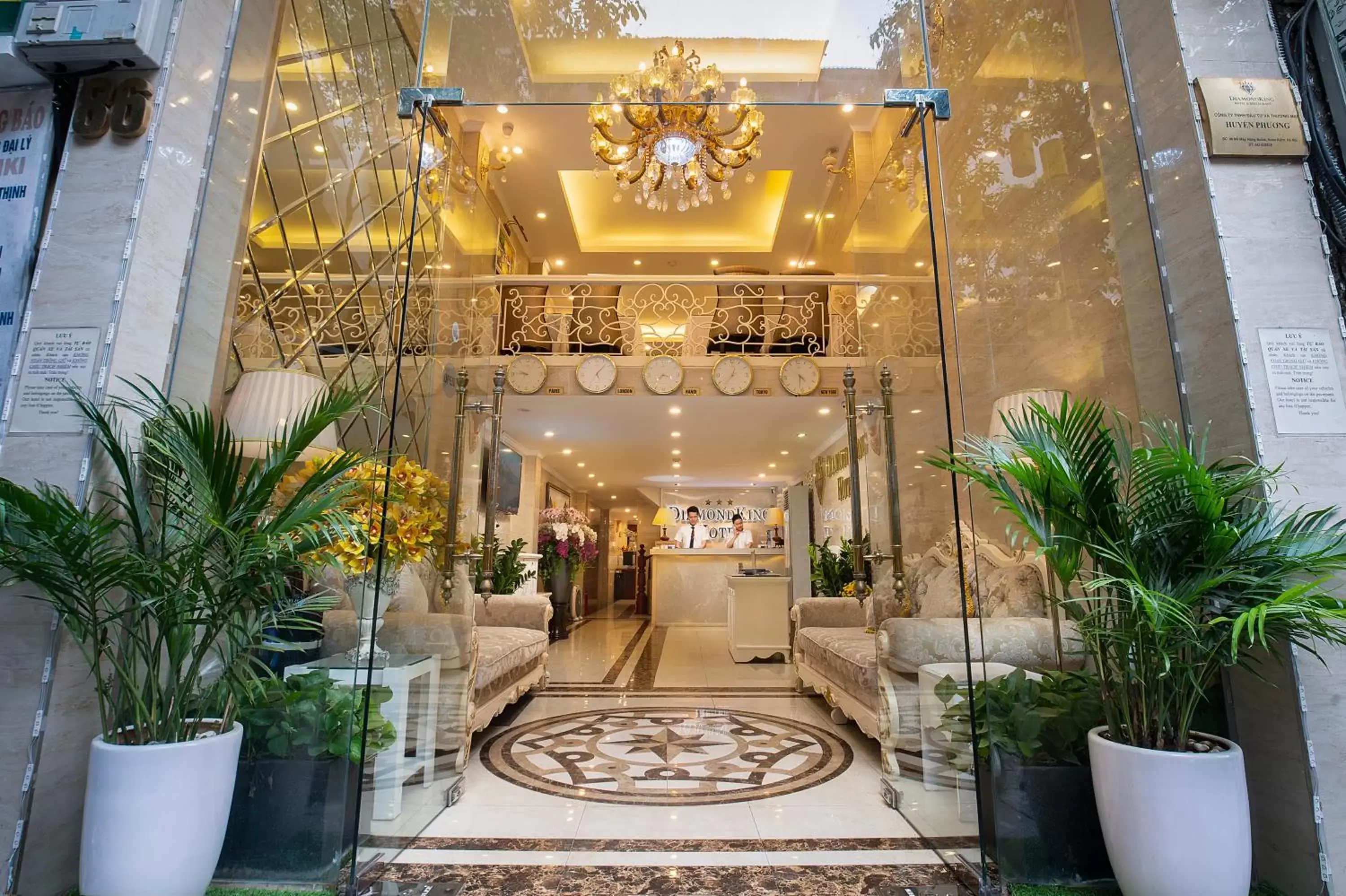 Facade/entrance in Hanoi Diamond King Hotel & Travel