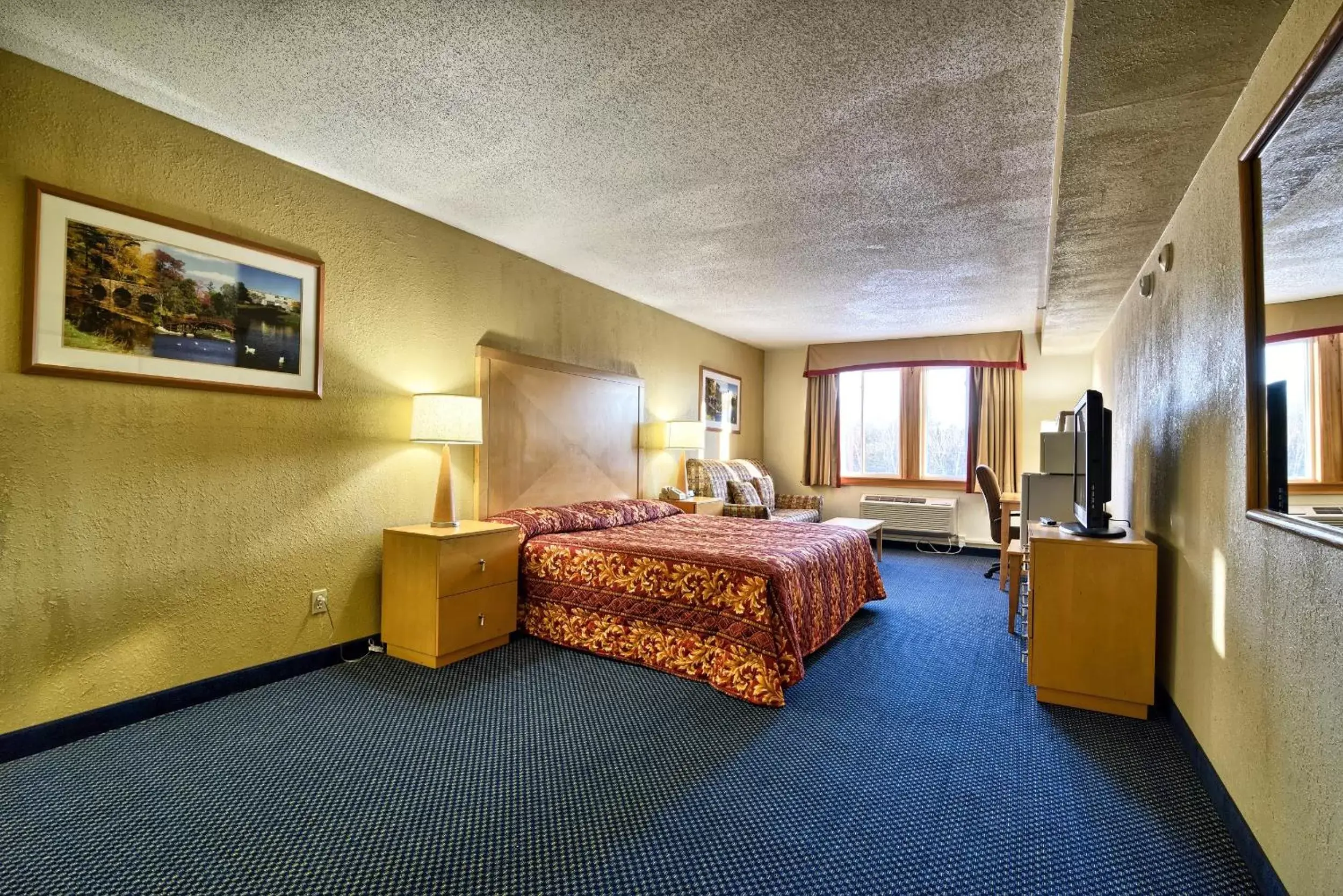 Day in Katahdin Inn & Suites