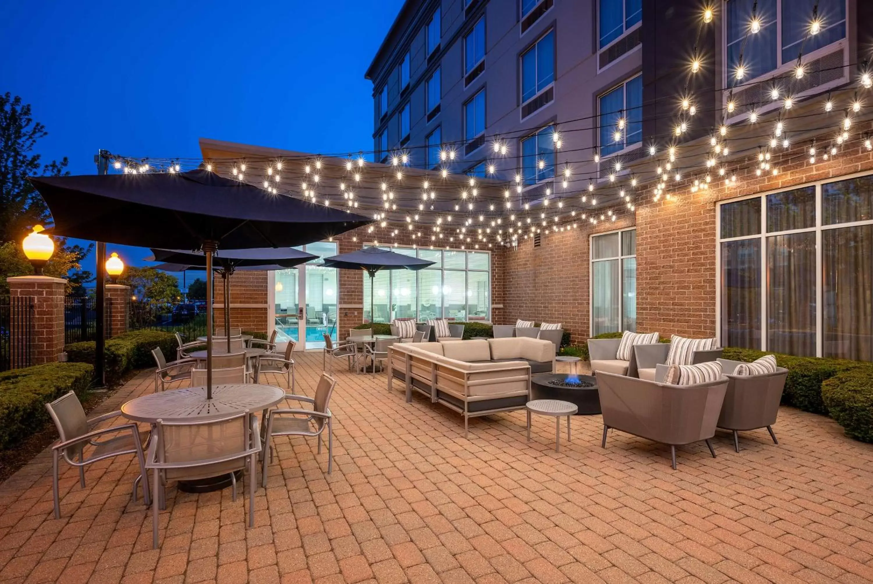 Patio in DoubleTree by Hilton Chicago Midway Airport, IL