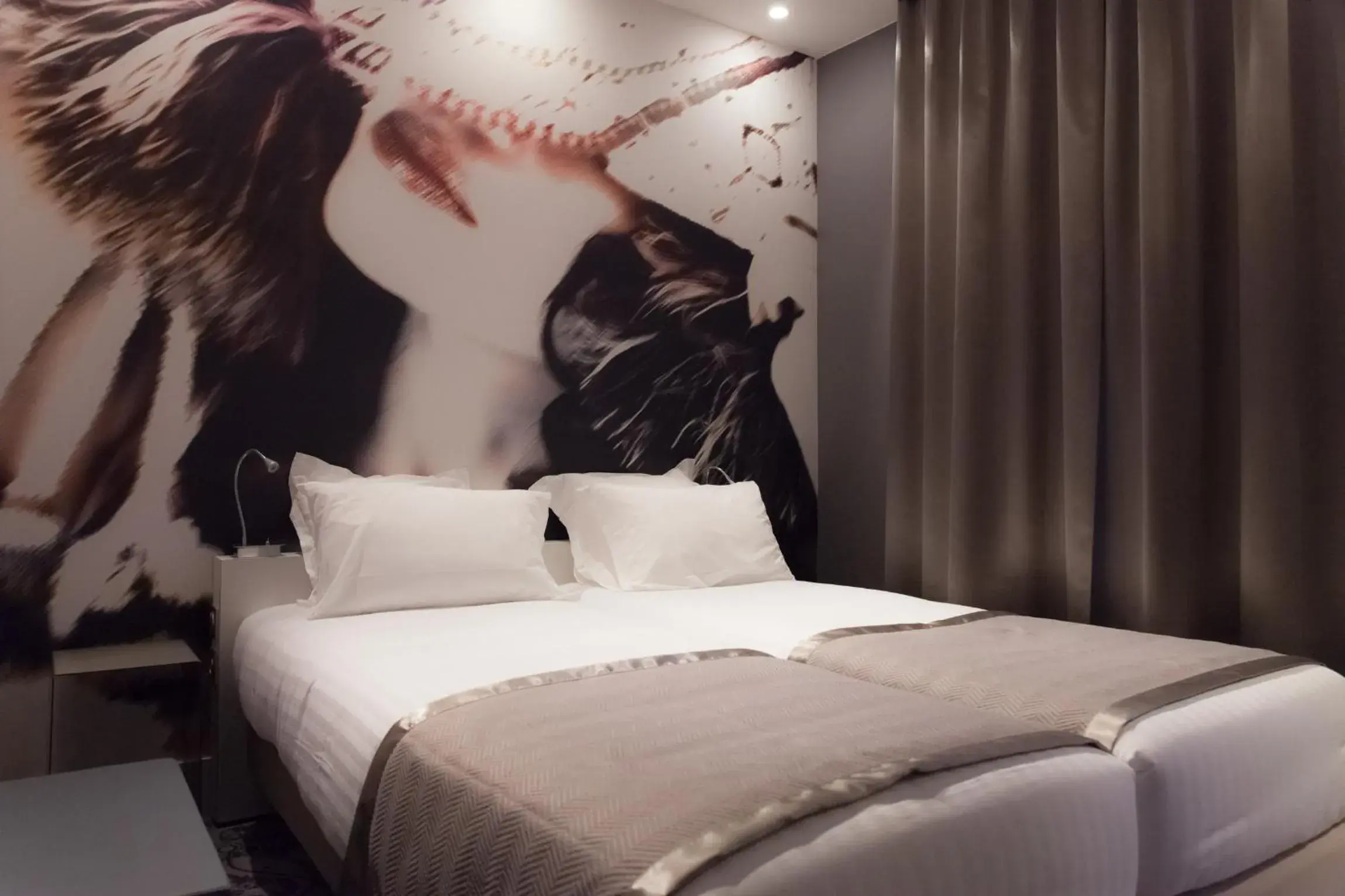 Bed in Hotel Sixteen Paris Montrouge