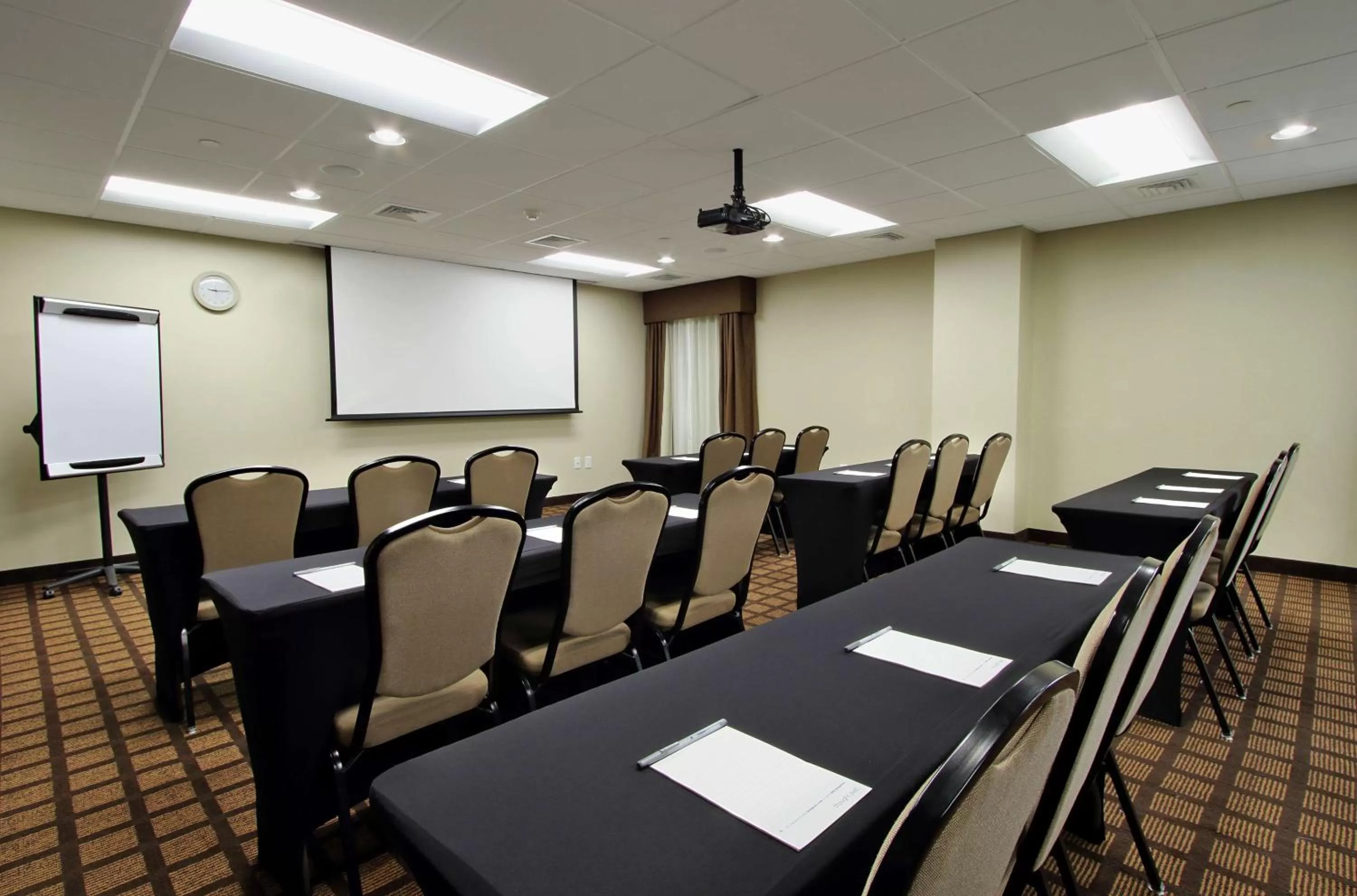 Meeting/conference room in Hampton Inn Philadelphia-Great Valley