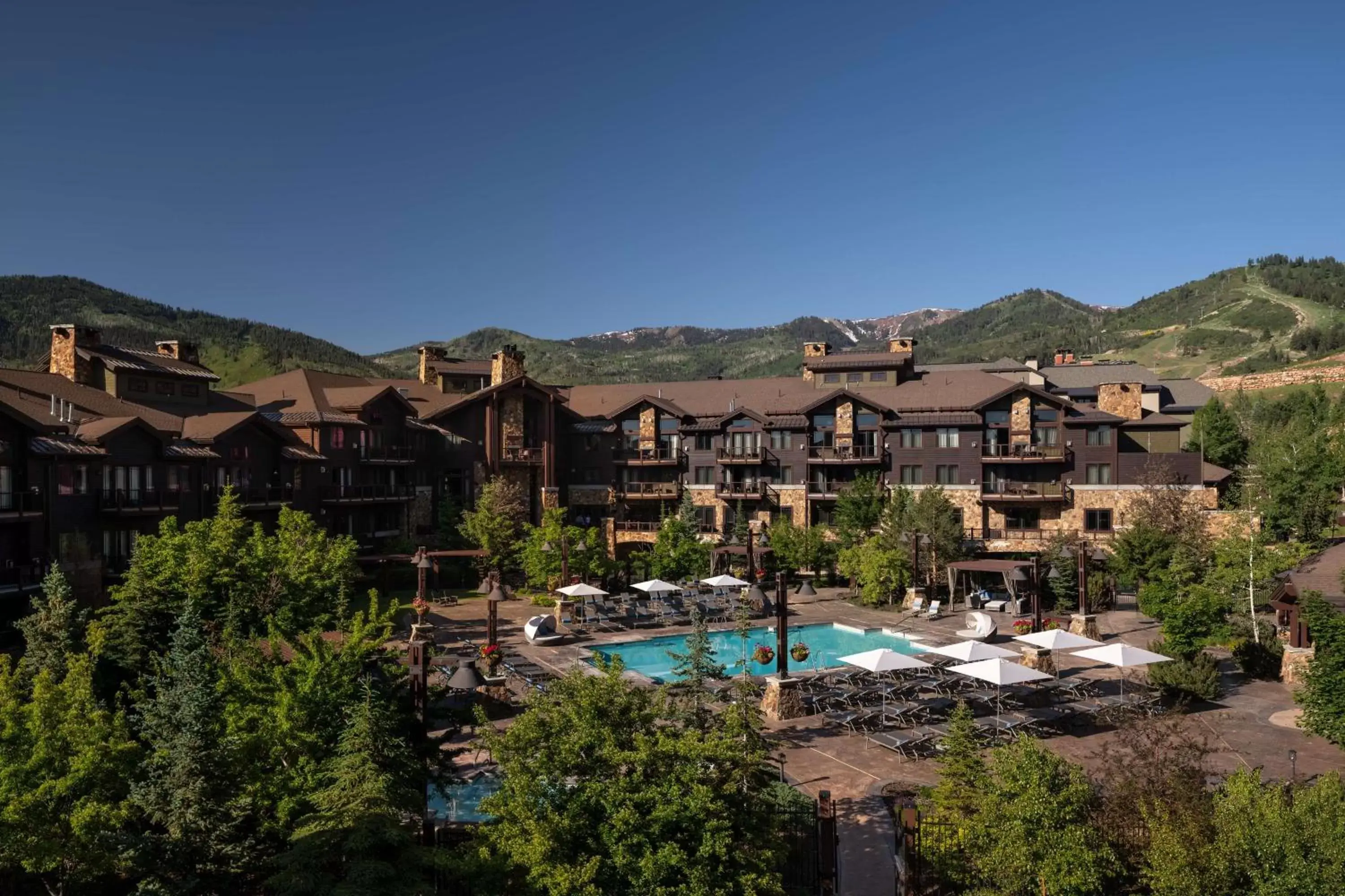 Property building, Pool View in Waldorf Astoria Park City