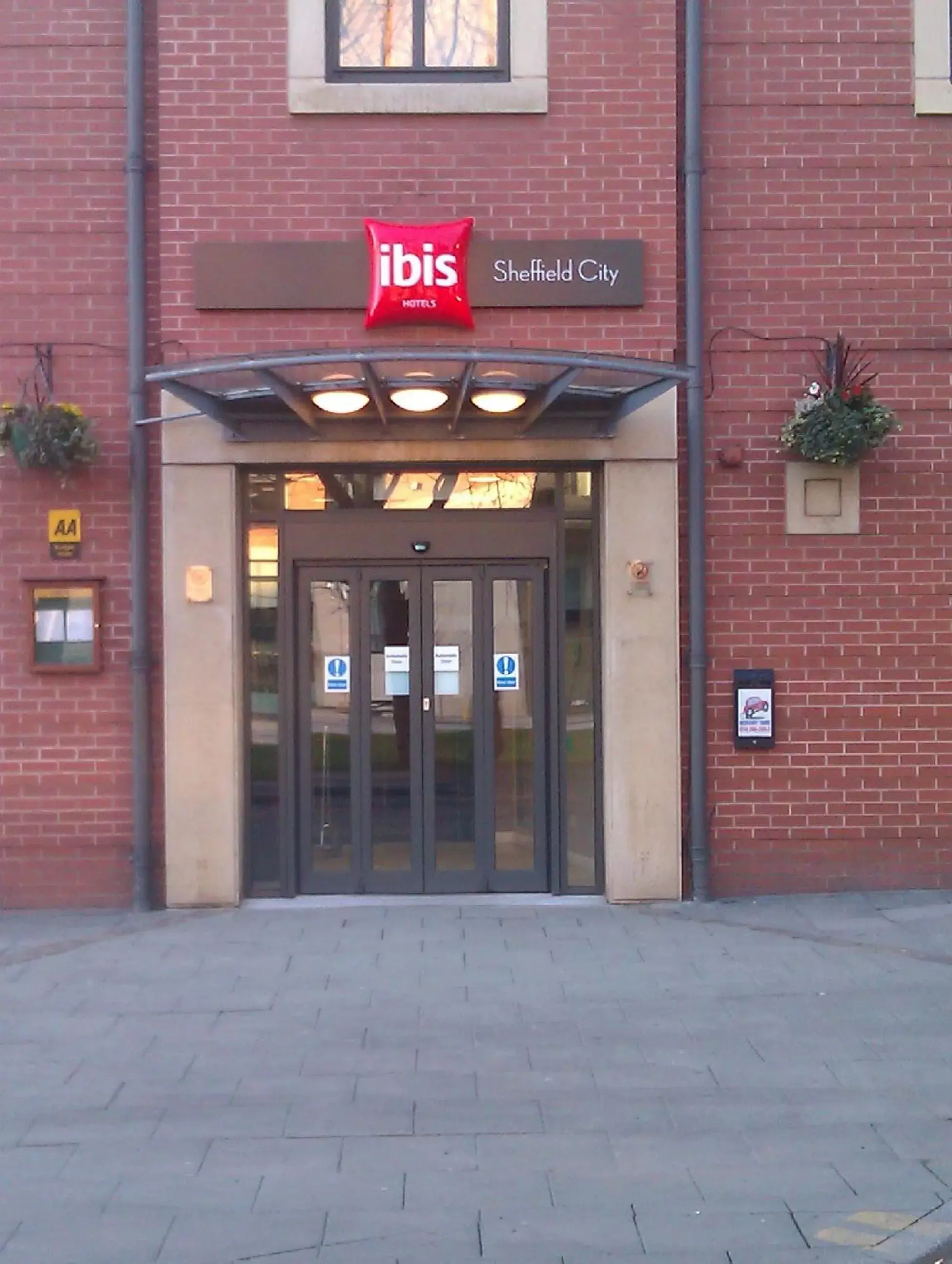 Facade/entrance in Ibis Sheffield City