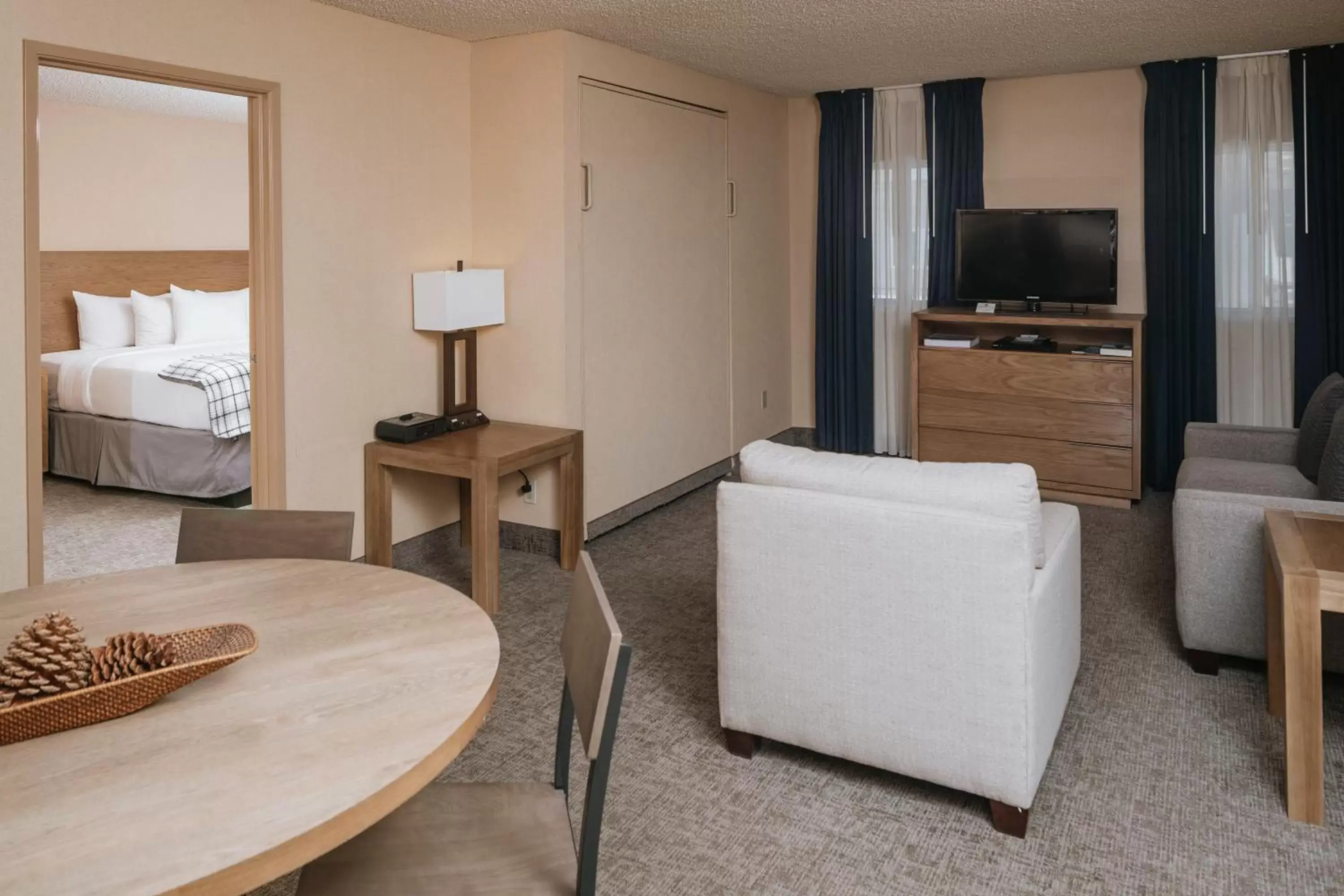 Living room, Seating Area in Mammoth Mountain Inn