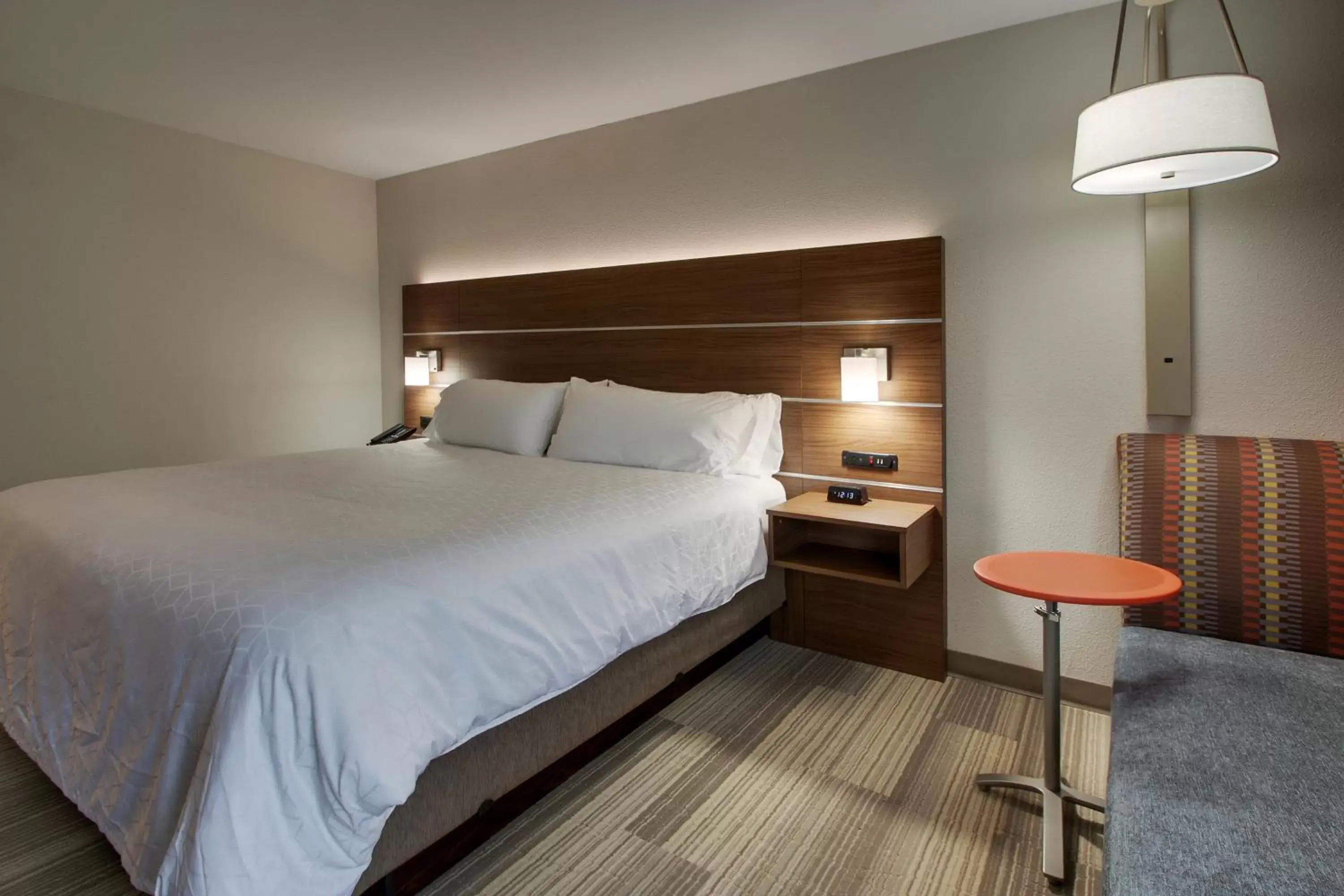 Bedroom, Bed in Holiday Inn Express Voorhees/ Mt. Laurel, an IHG Hotel