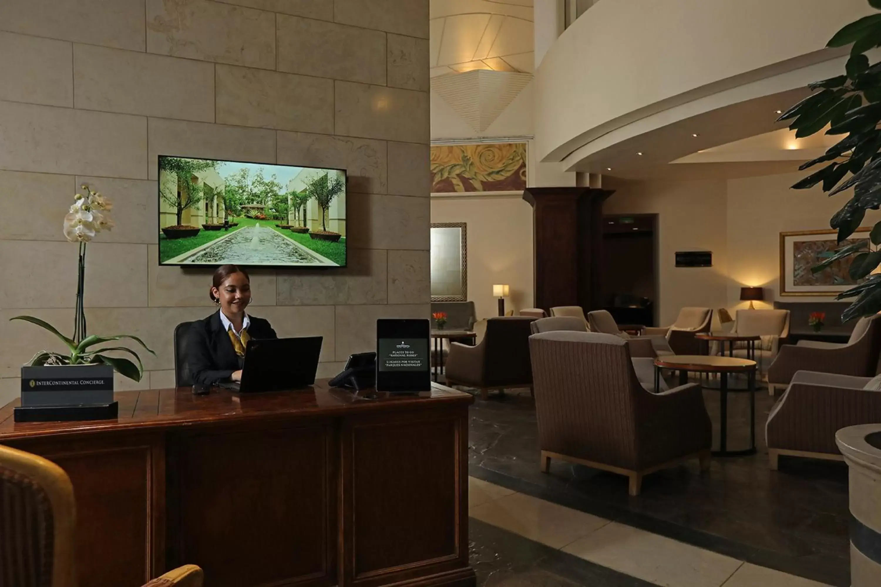 Property building, Lobby/Reception in Real InterContinental at Multiplaza Mall, an IHG Hotel