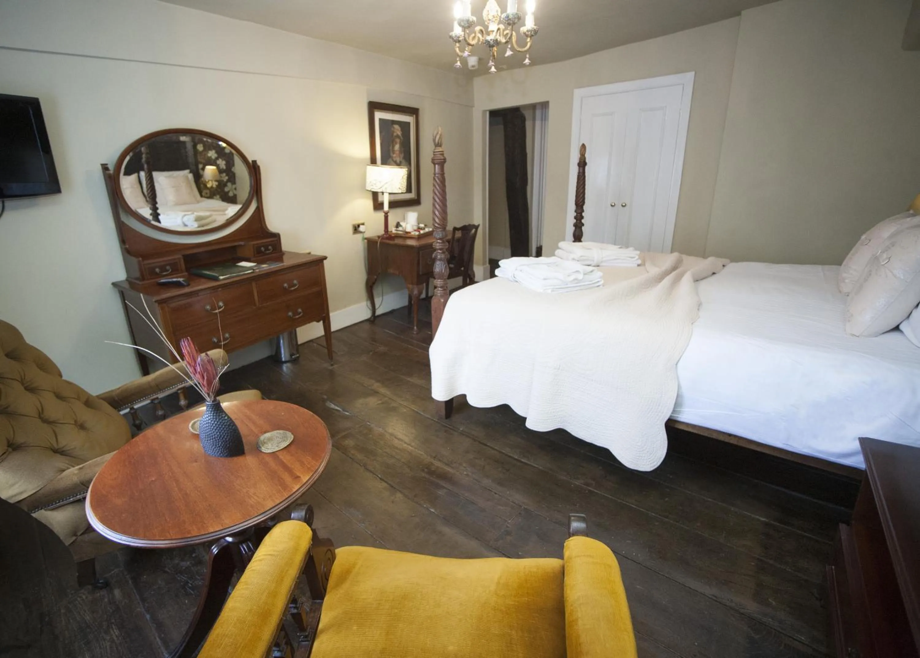 Bedroom, Bed in The Lion Hotel Shrewsbury