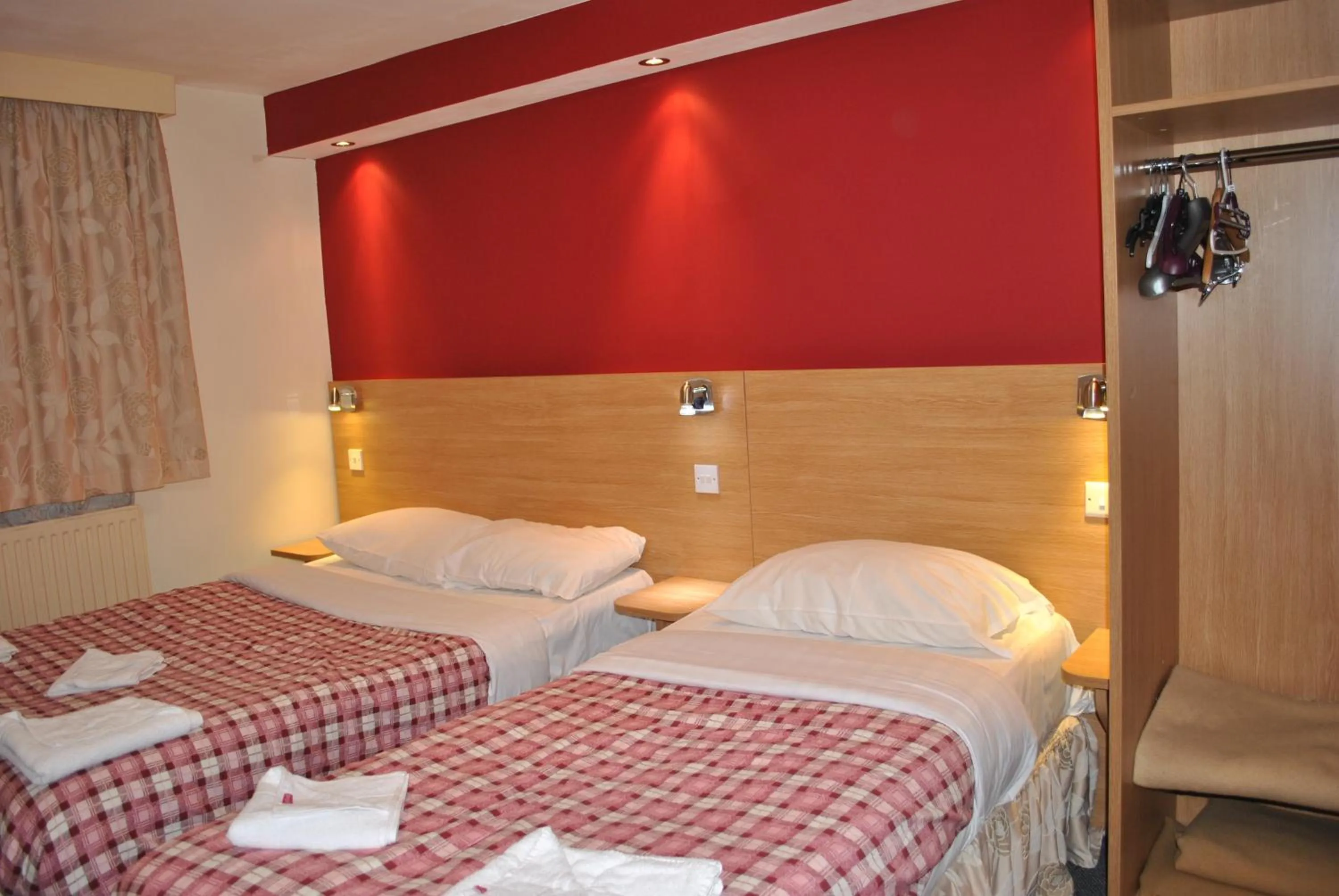 Bed in Carlton Hotel