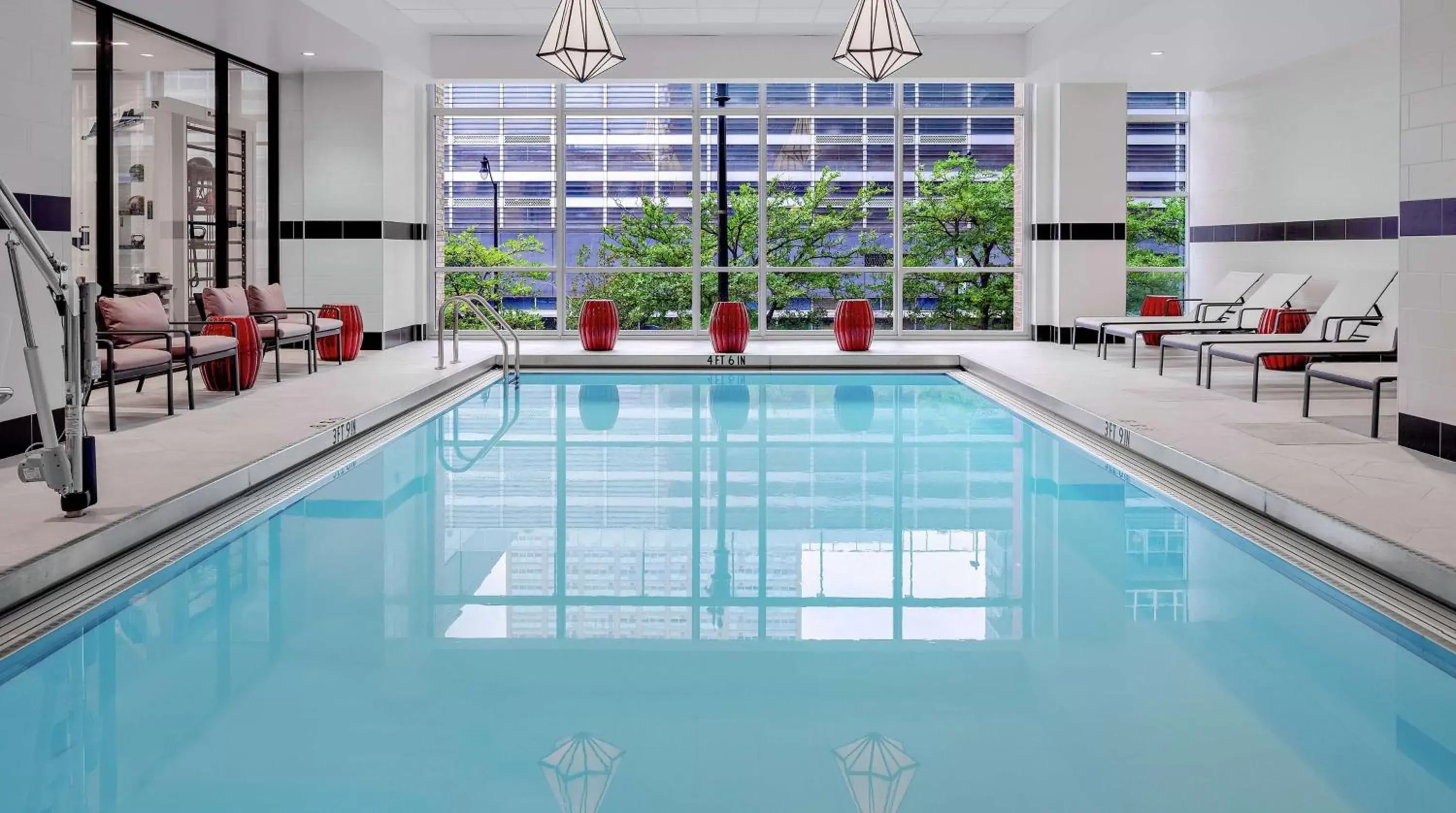 Pool view, Swimming Pool in Hilton Garden Inn Chicago McCormick Place