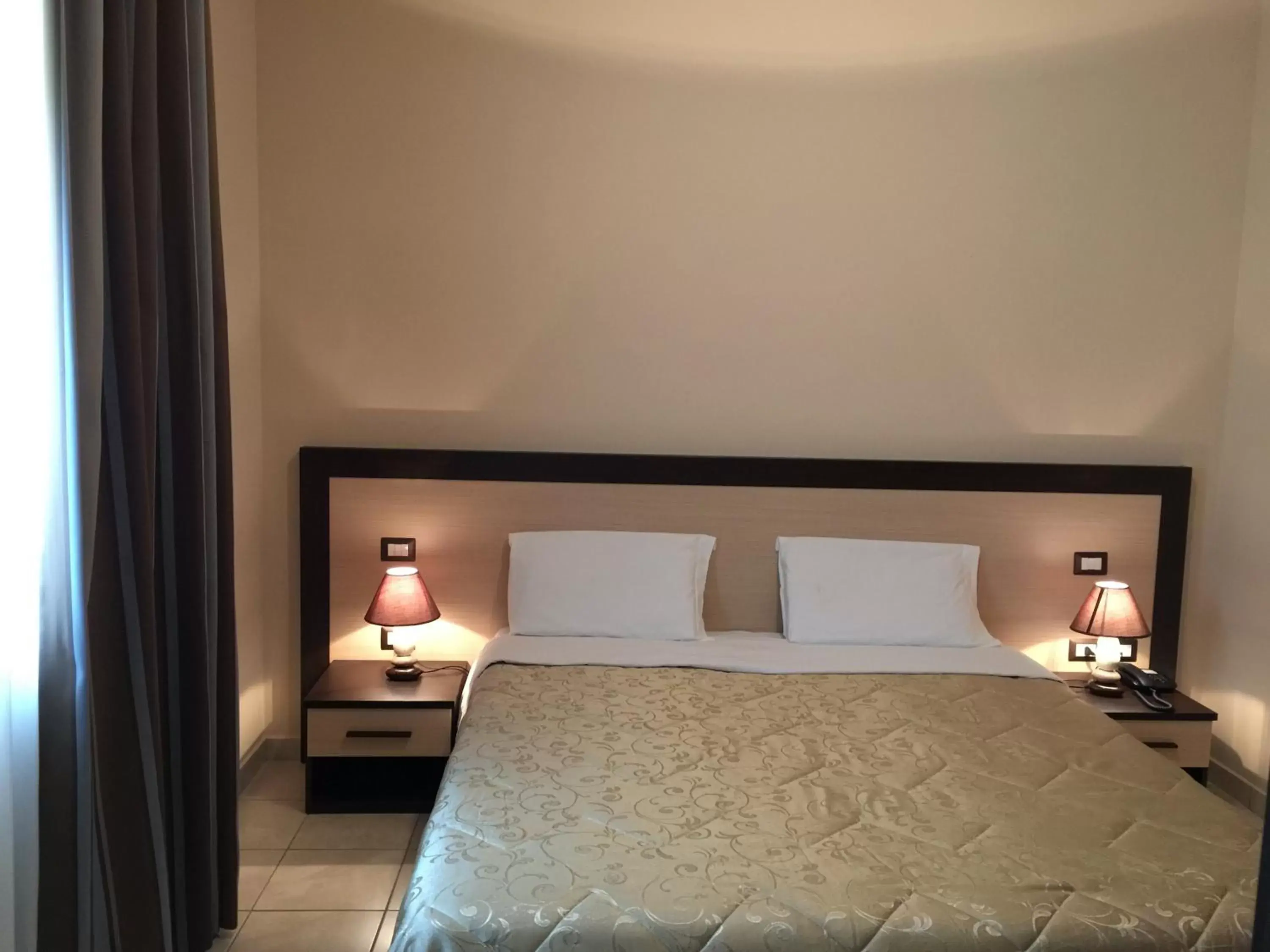 Bedroom, Bed in Hotel De La Ville Relais