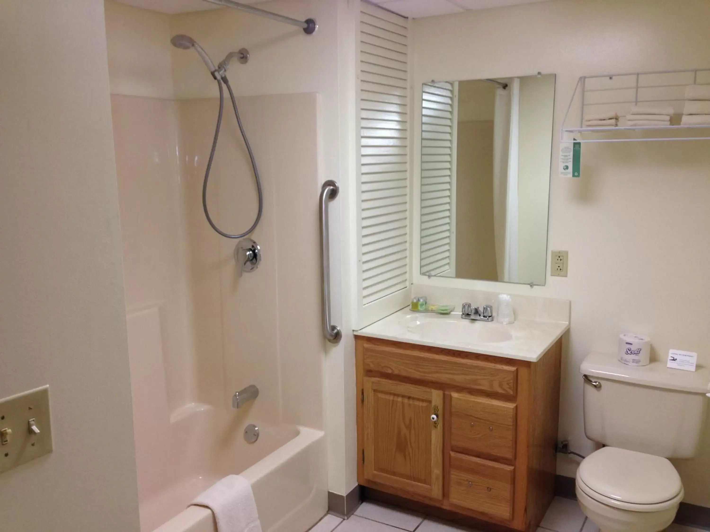 Bathroom in Ludington Pier House