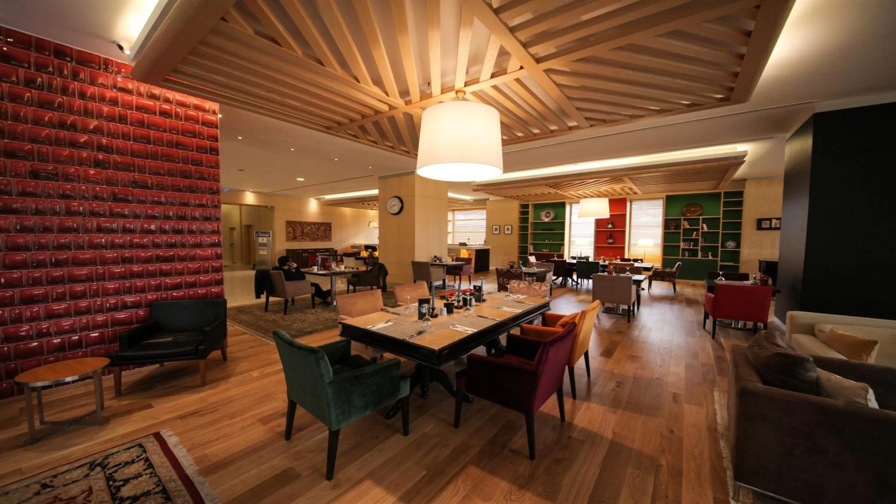 Restaurant/Places to Eat in Nova Plaza Prime Hotel