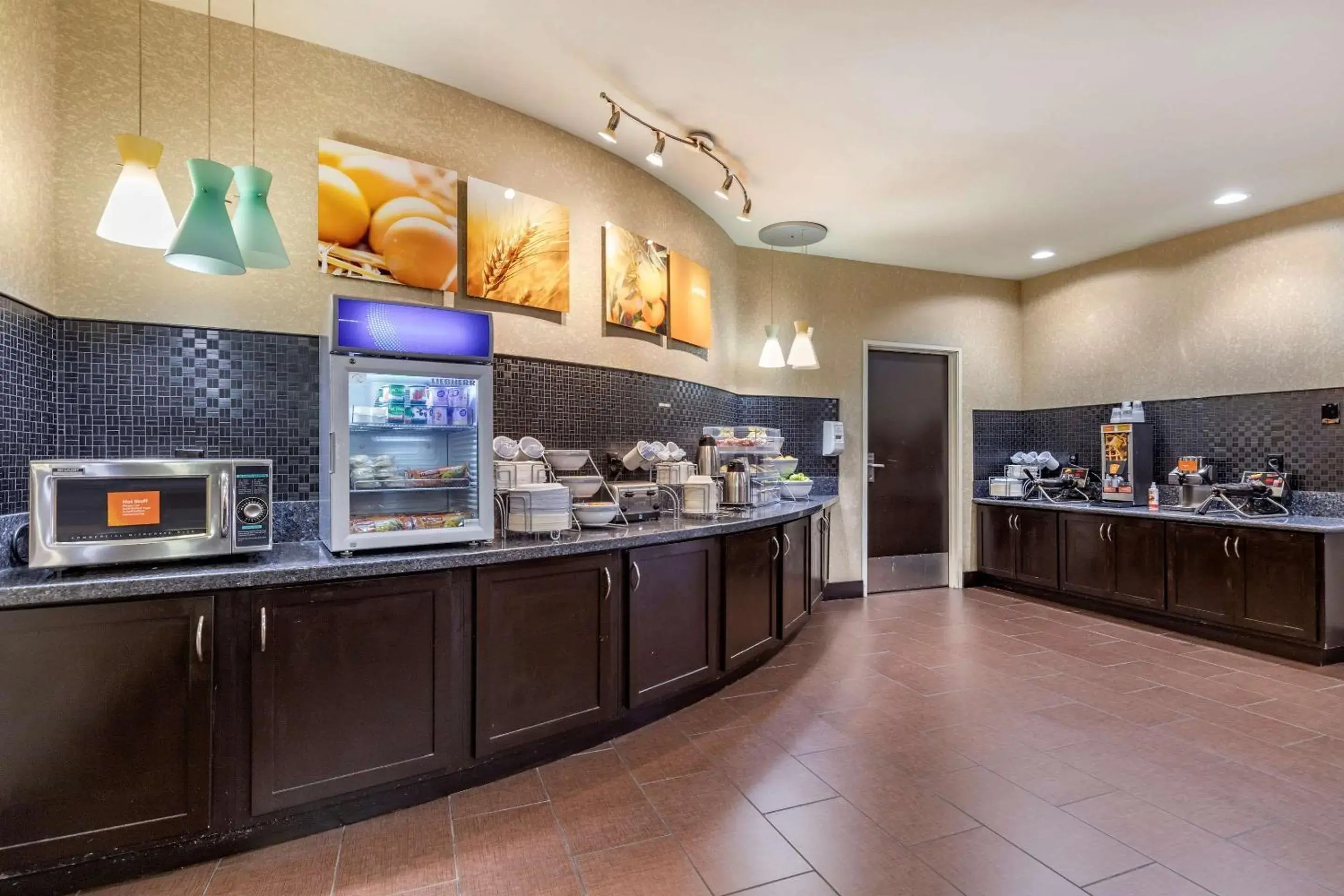 Restaurant/Places to Eat in Comfort Suites Georgetown