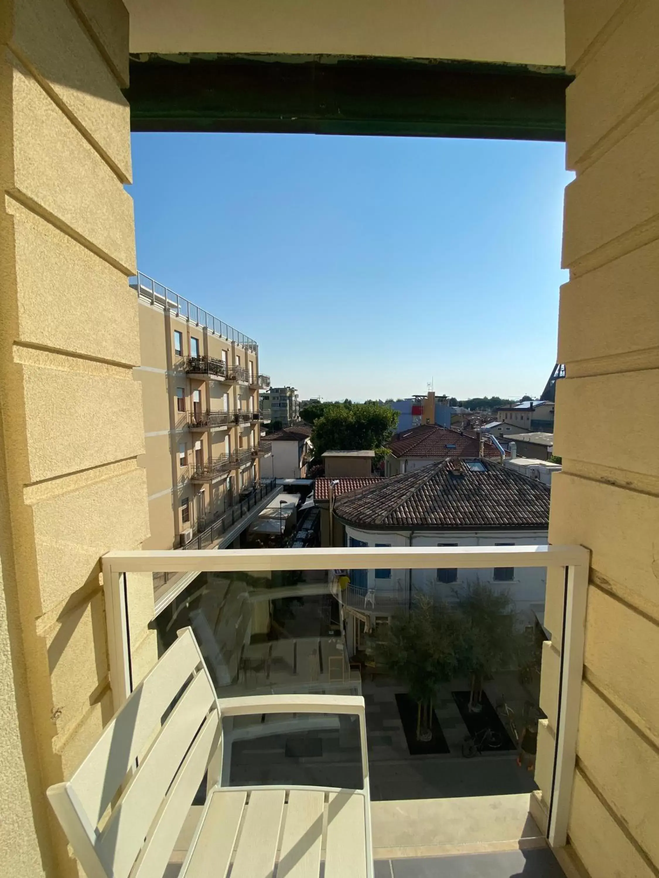 Balcony/Terrace in Marina Beach Suite Hotel