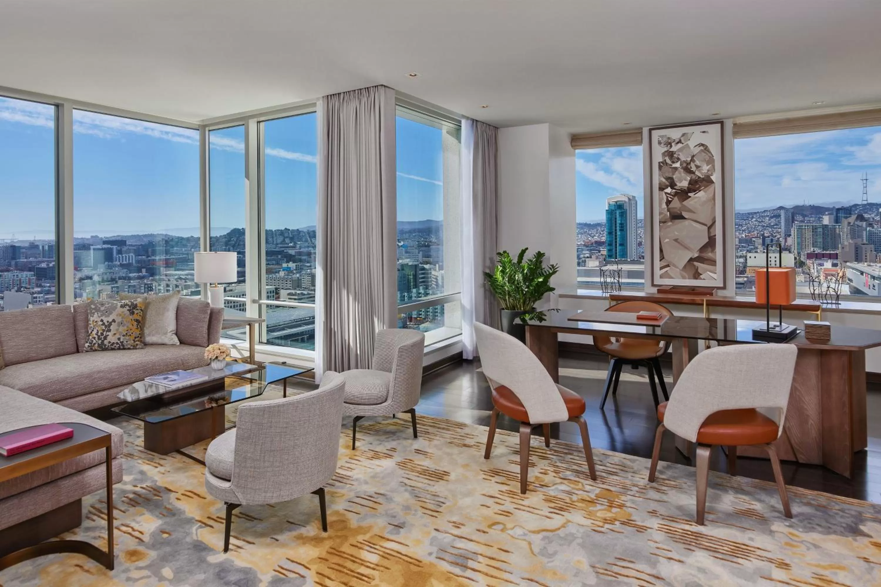 Bedroom in The St. Regis San Francisco